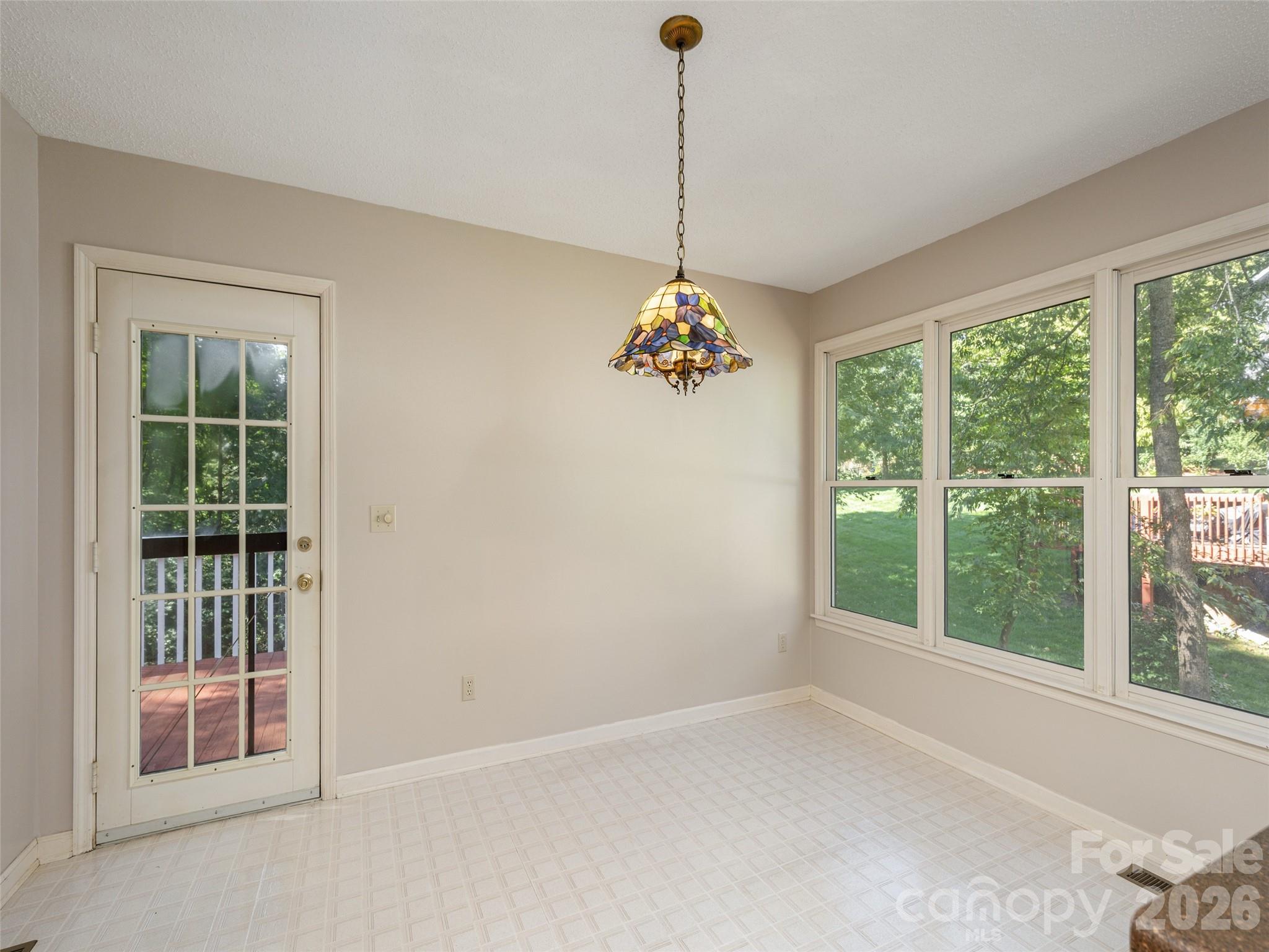 15 Glen Crest Drive Property Photo 10