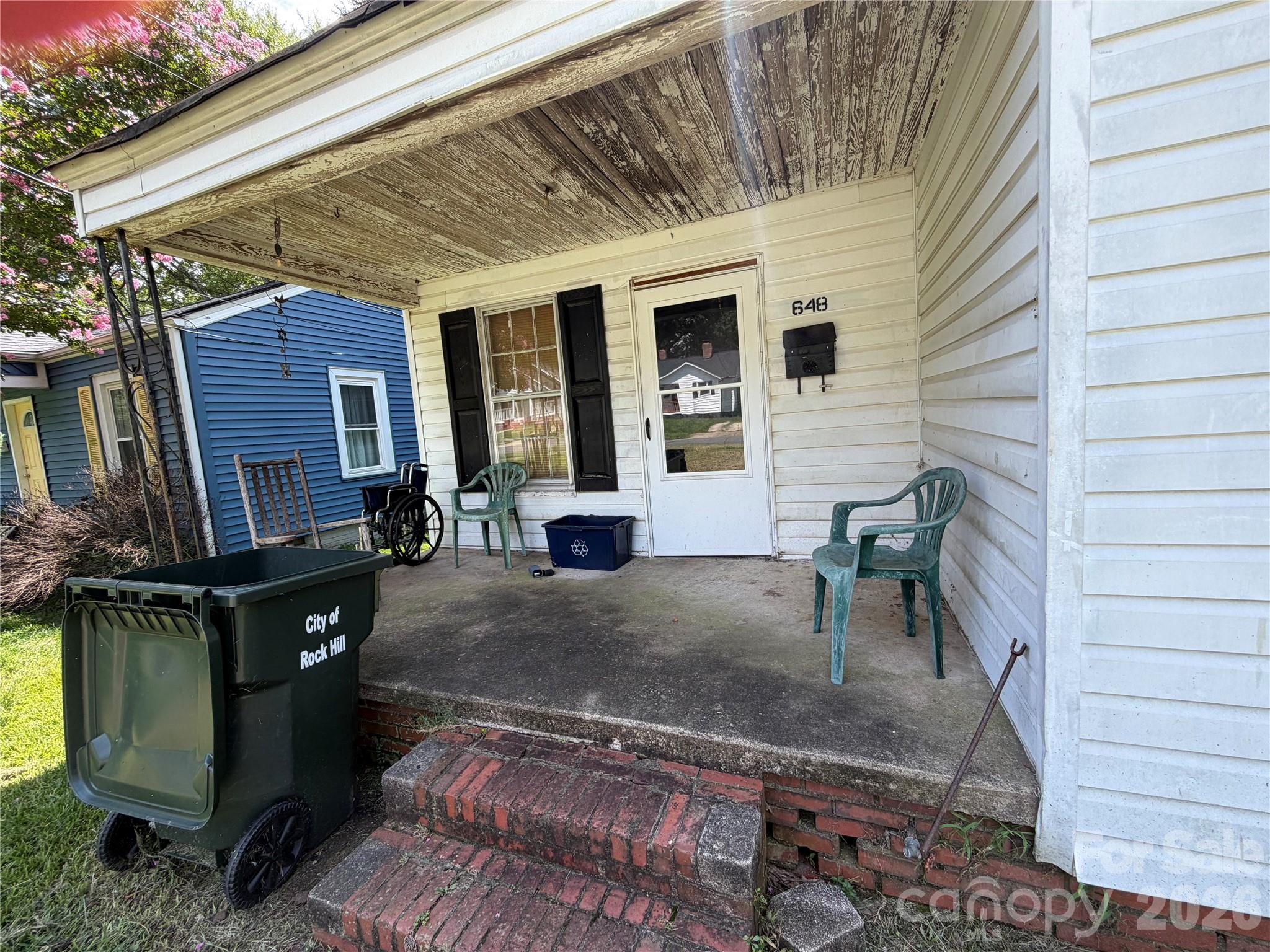 648 Flint Street Property Photo 2