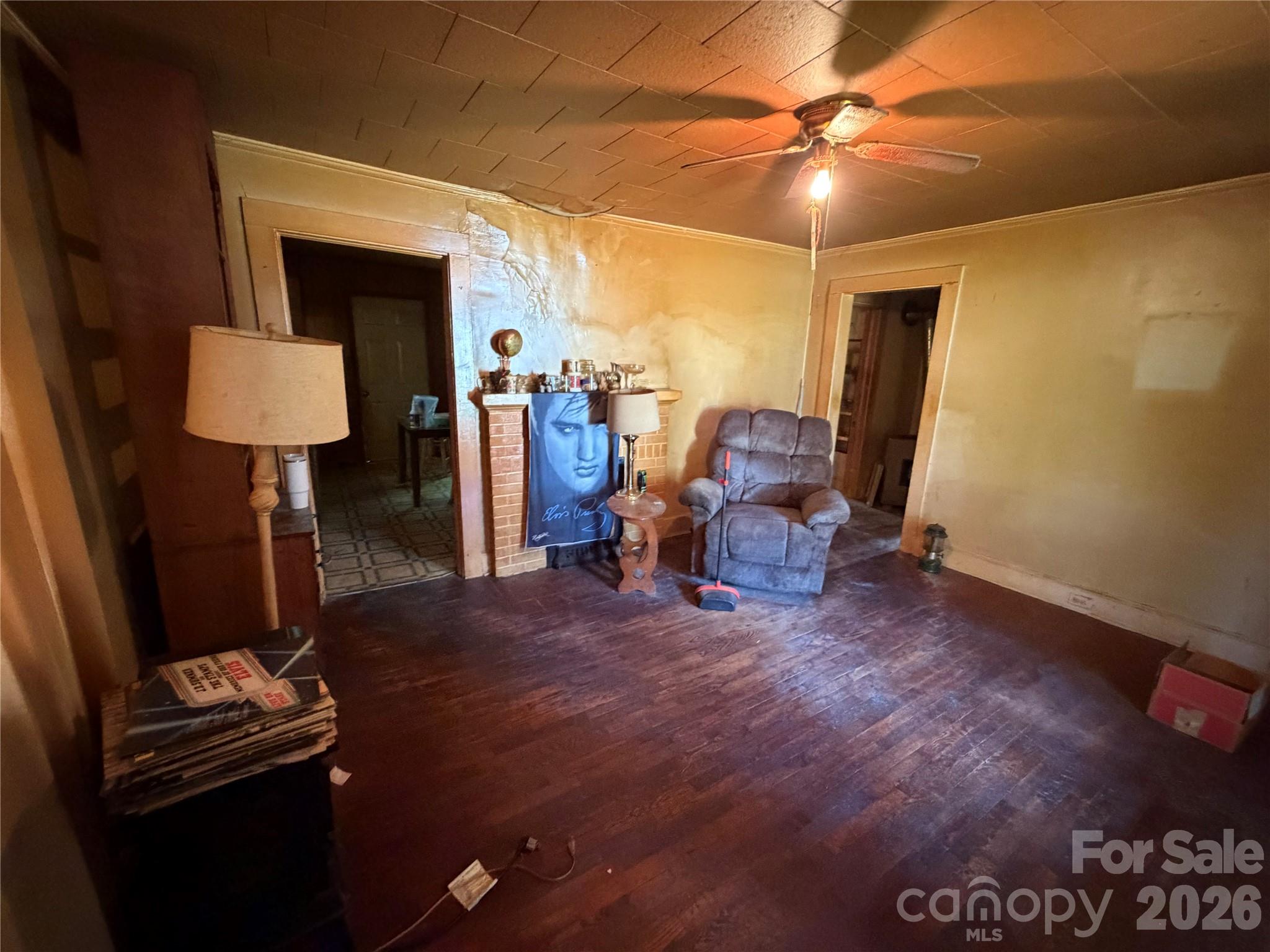 648 Flint Street Property Photo 3