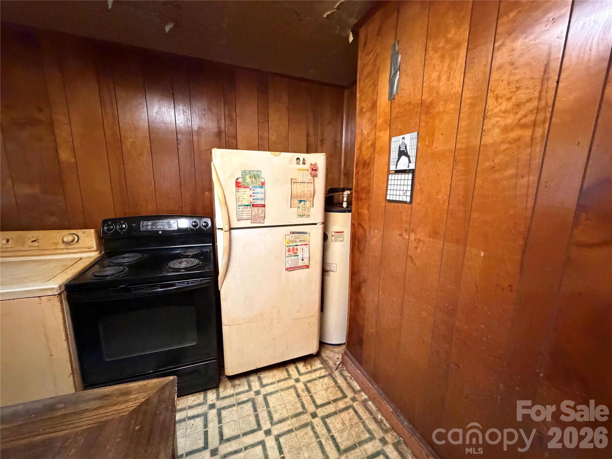 648 Flint Street Property Photo 6