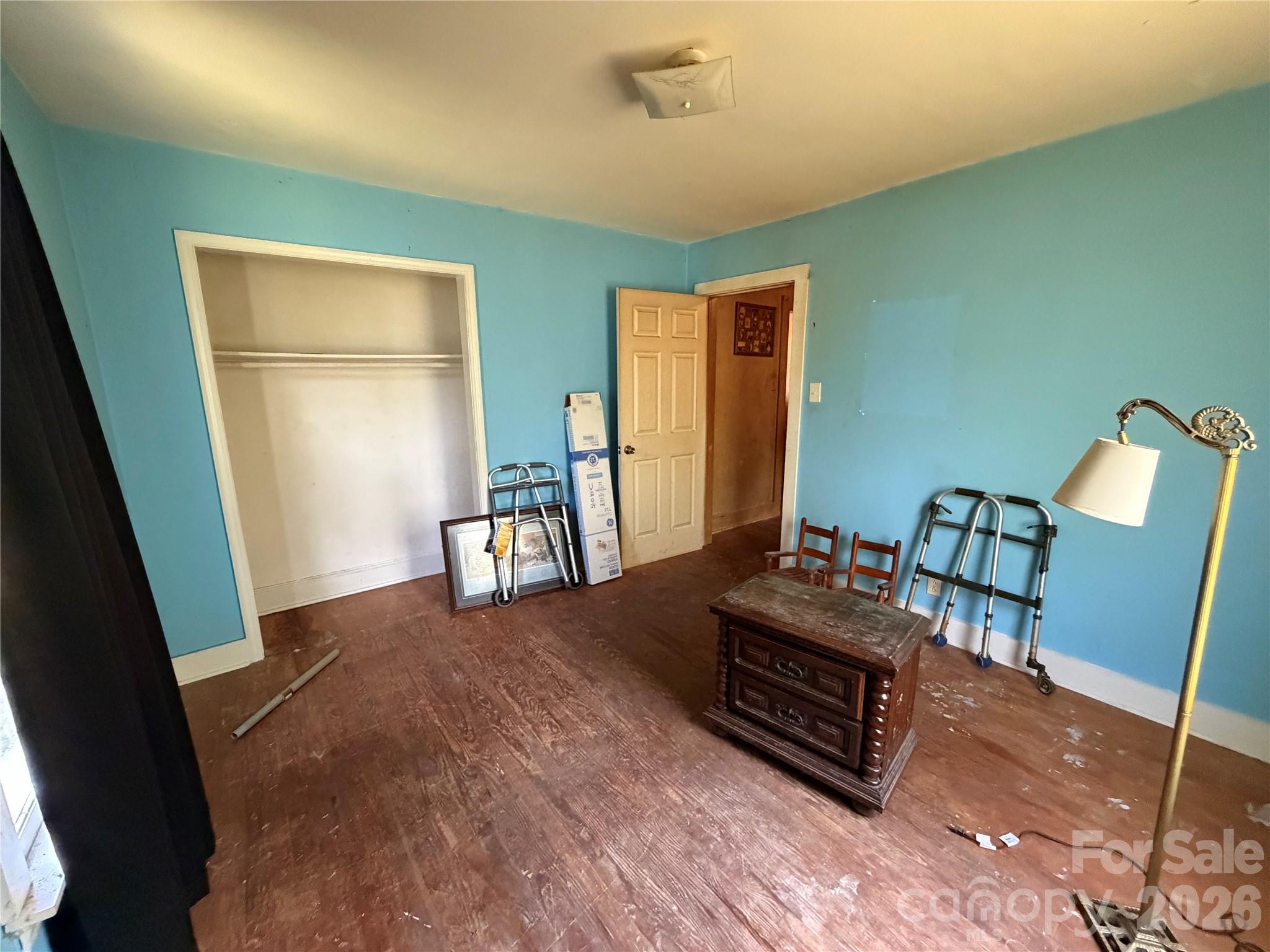 648 Flint Street Property Photo 8