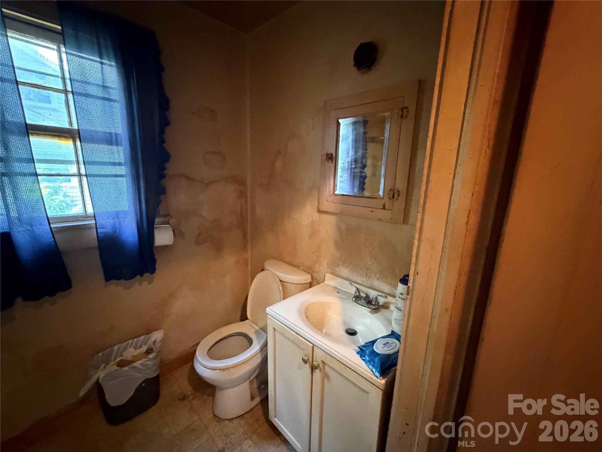 648 Flint Street Property Photo 10