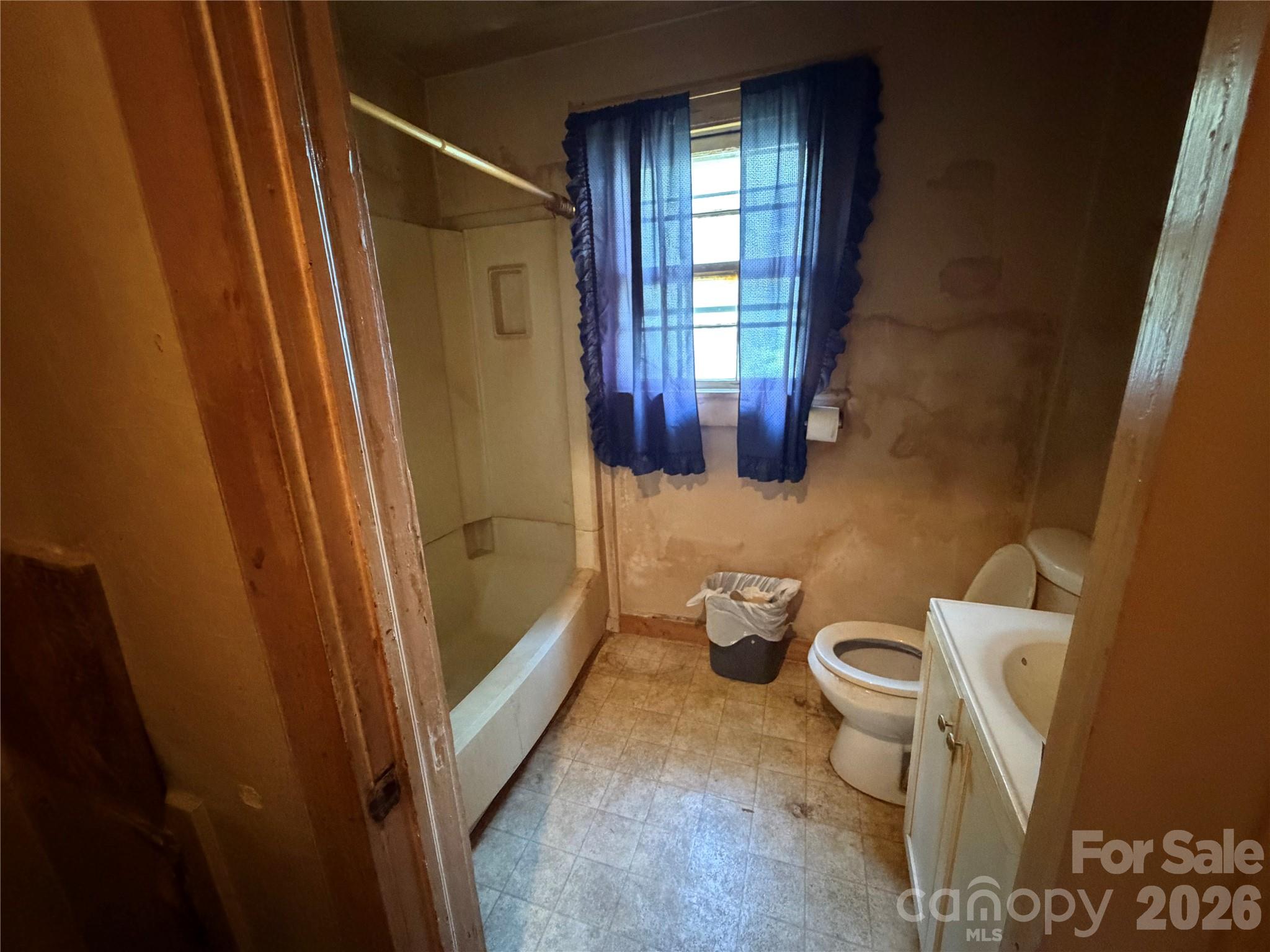 648 Flint Street Property Photo 11