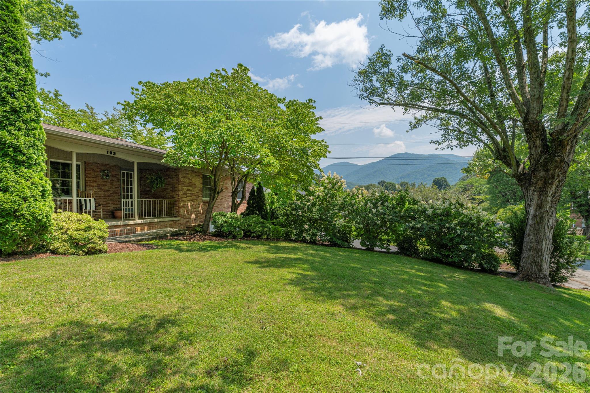 102 Azalea Drive Property Photo 2