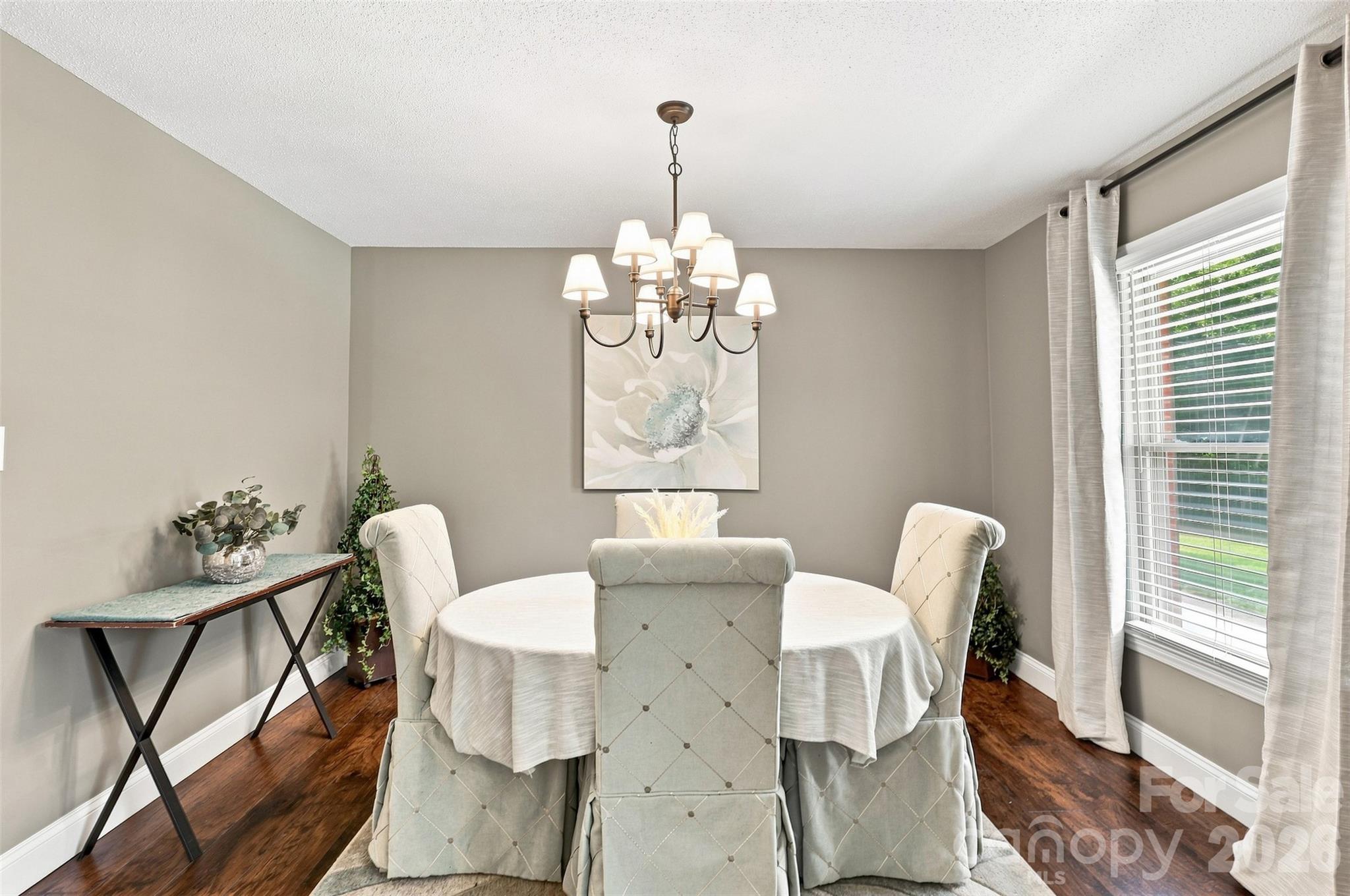 1002 Leewood Drive Property Photo 6