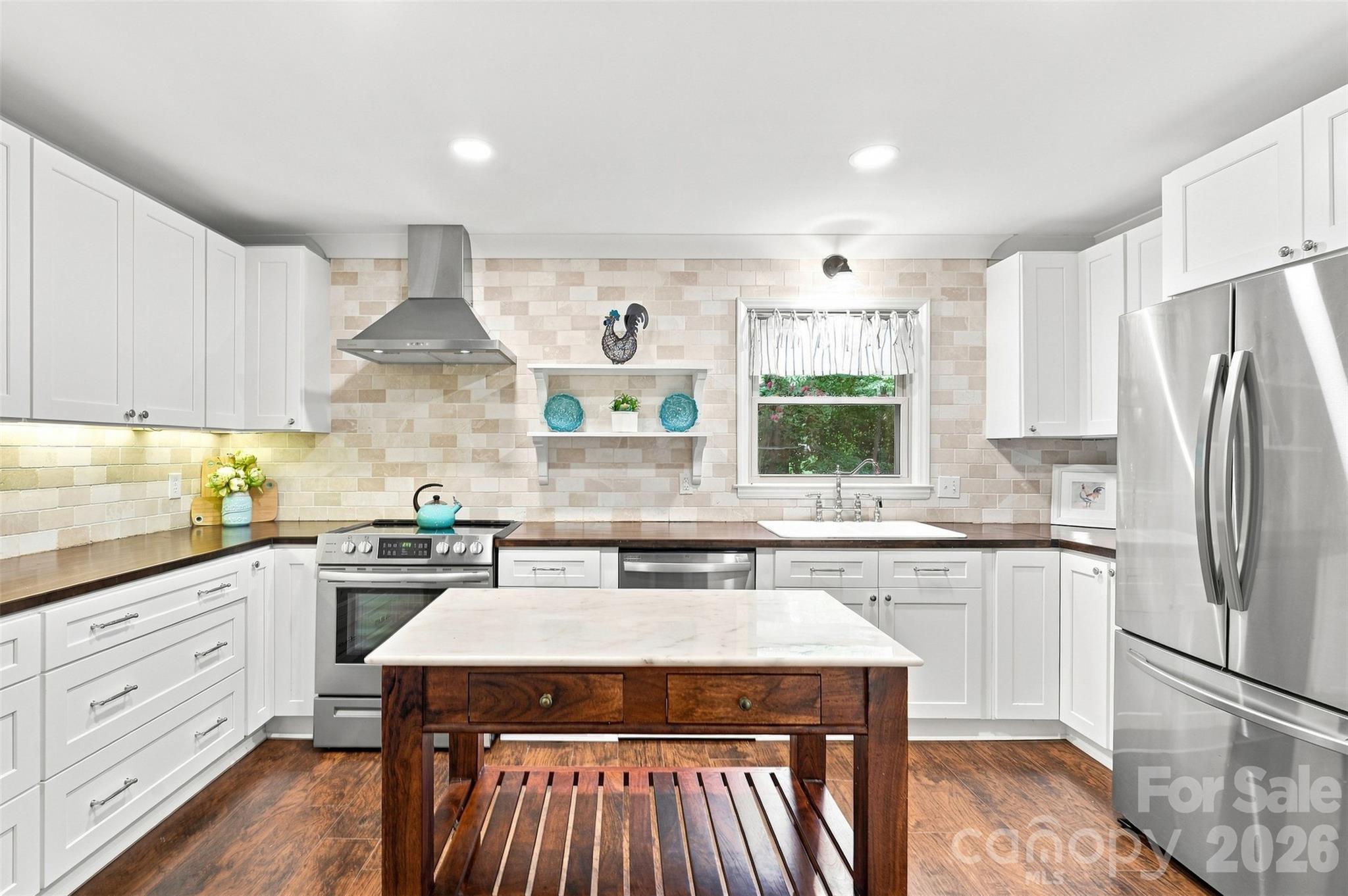 1002 Leewood Drive Property Photo 10