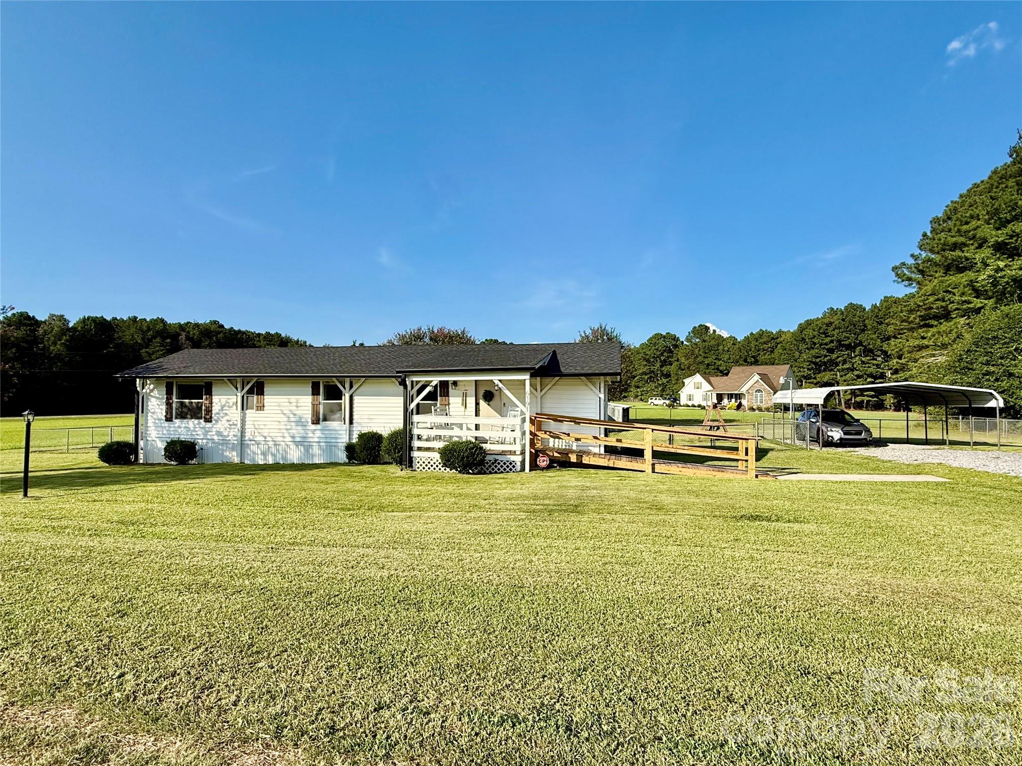 6191 Richburg Road Property Photo 2