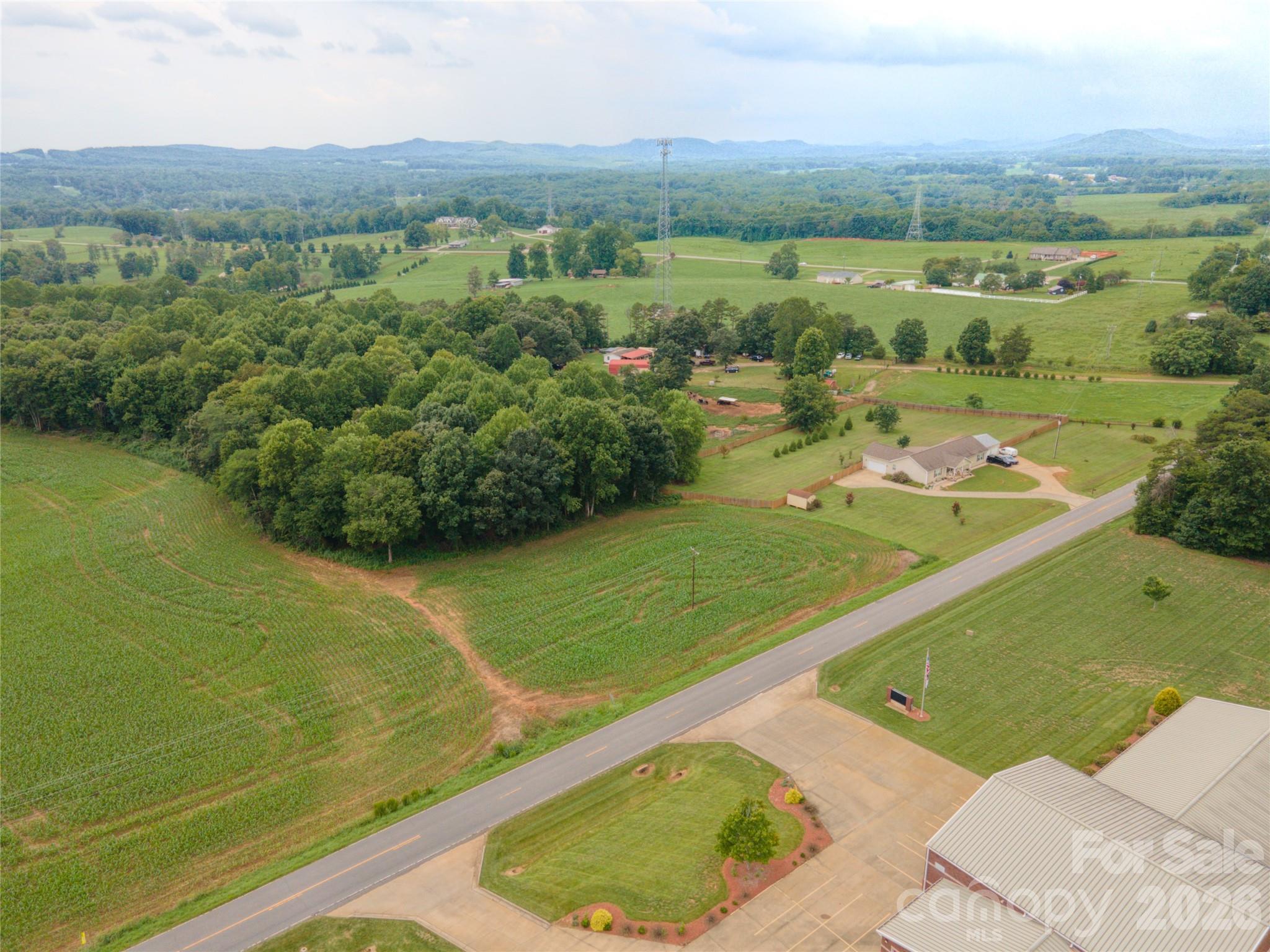 11ac W Memorial Highway Property Photo 17