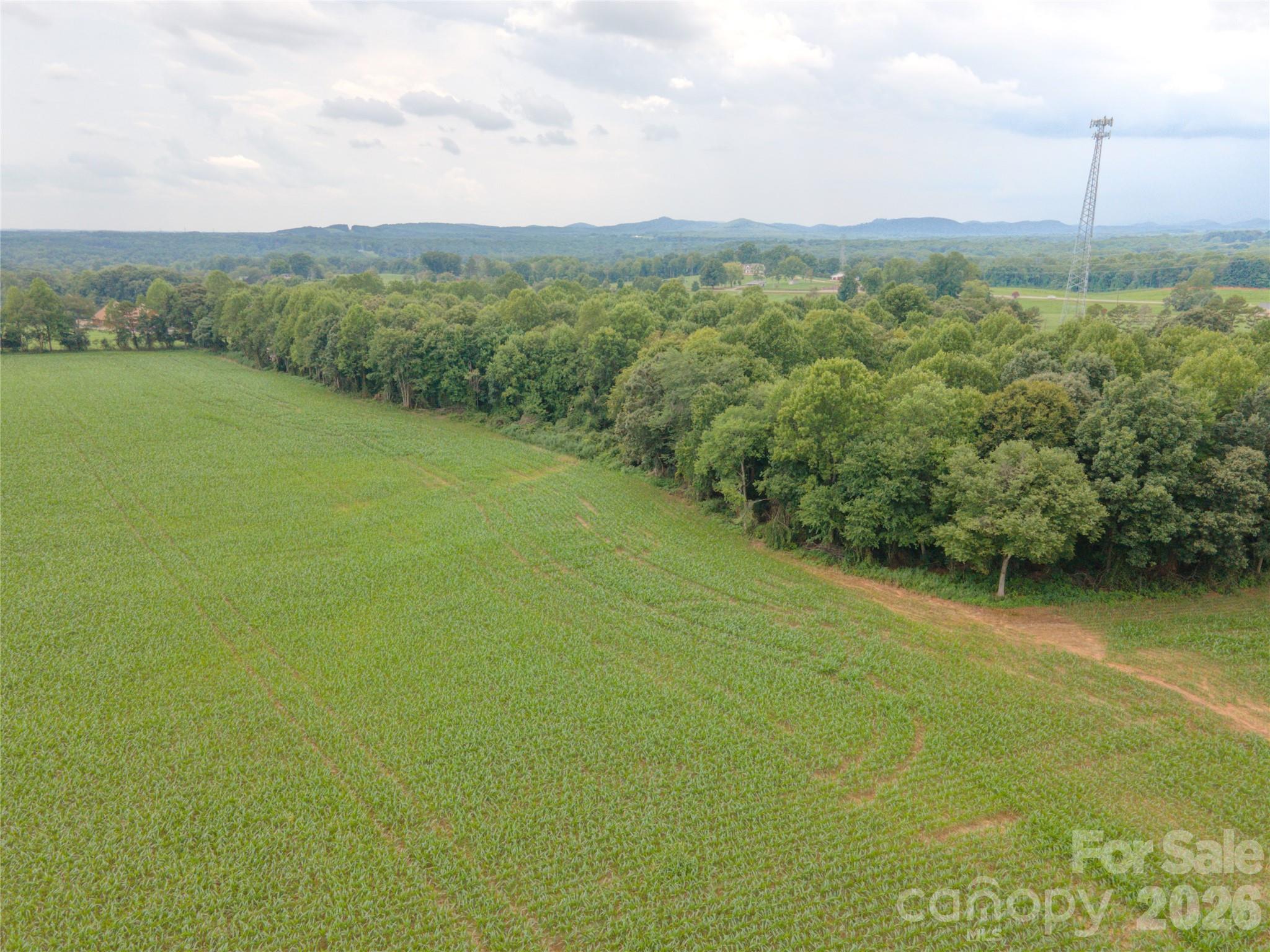 11ac W Memorial Highway Property Photo 18