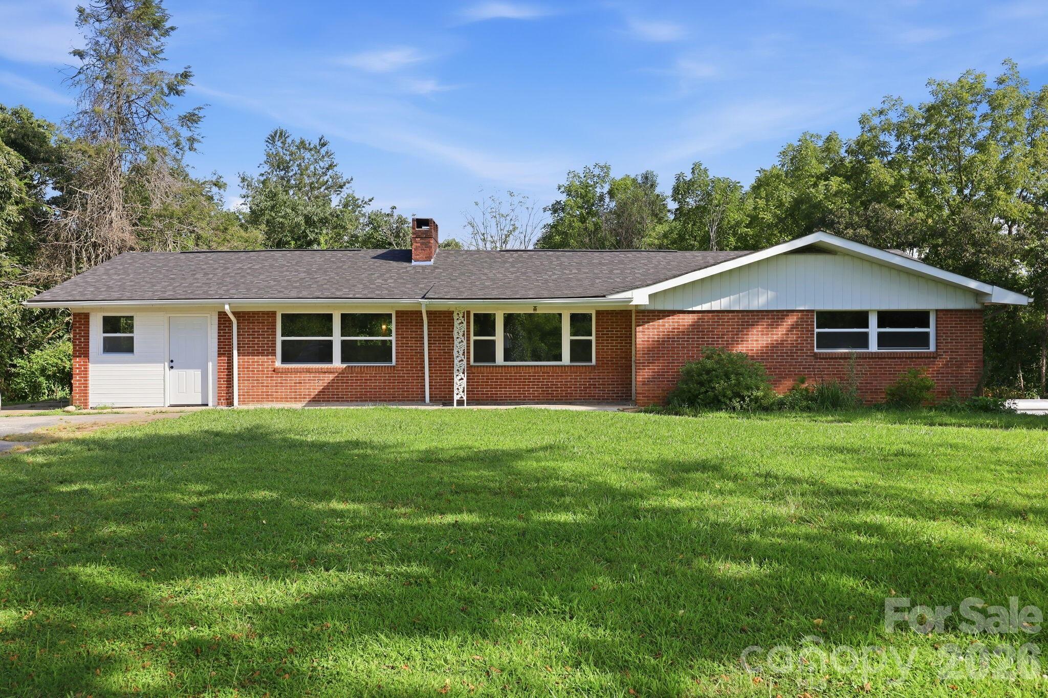 1496 Jenkins Valley Road Property Photo 1