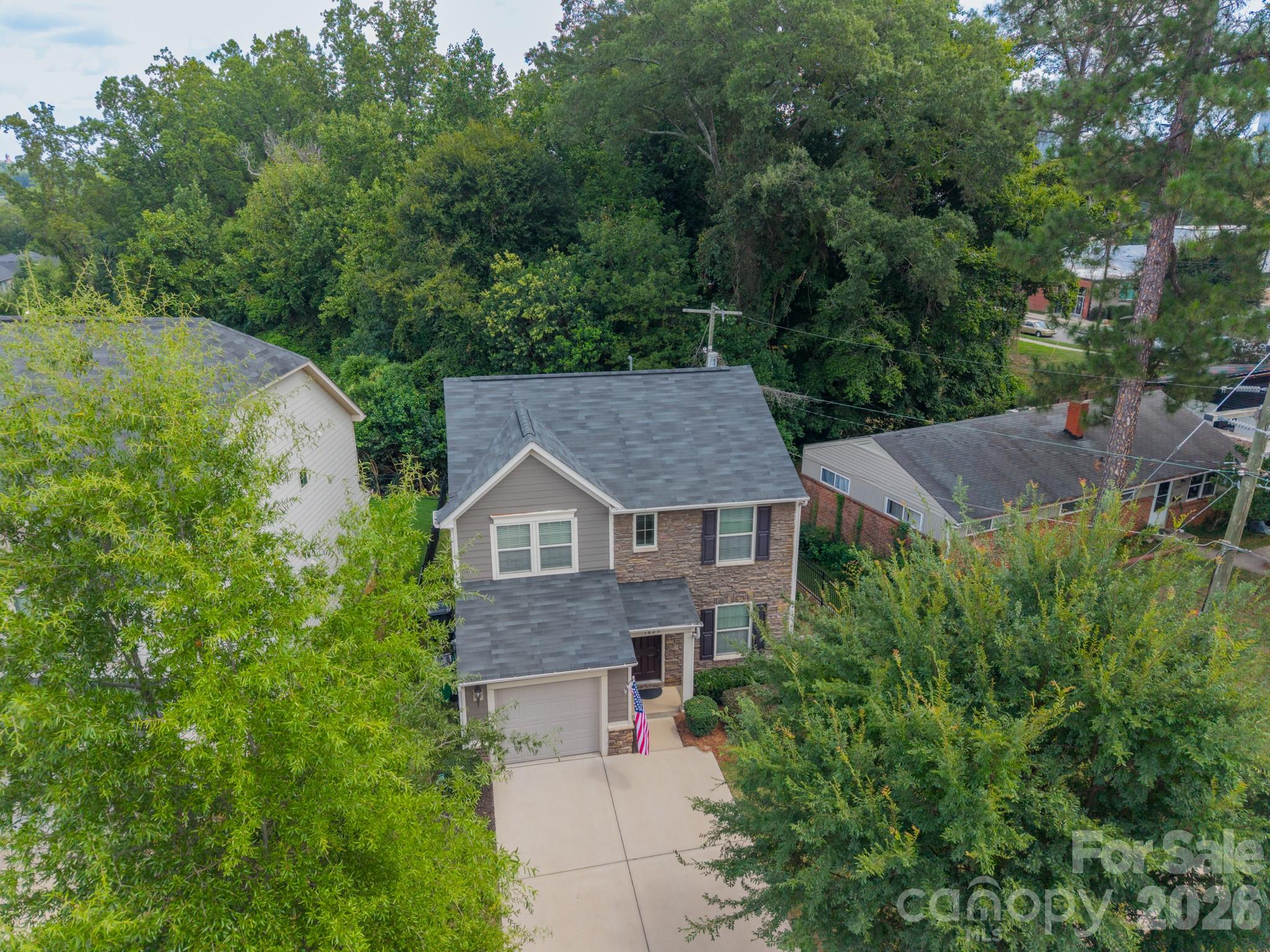 1829 Evergreen Drive Property Photo 2