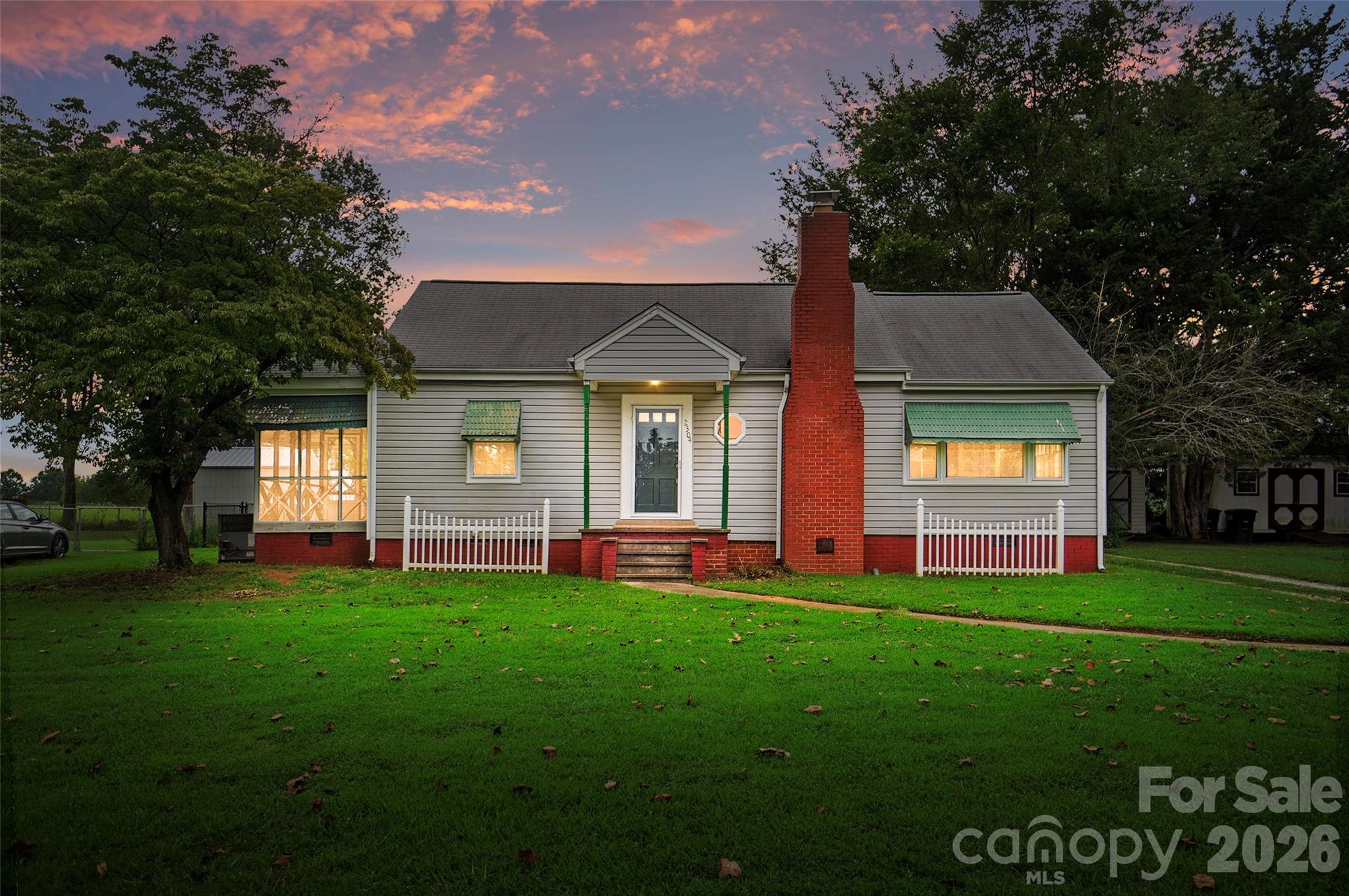 2304 Mclean Street Property Photo 1