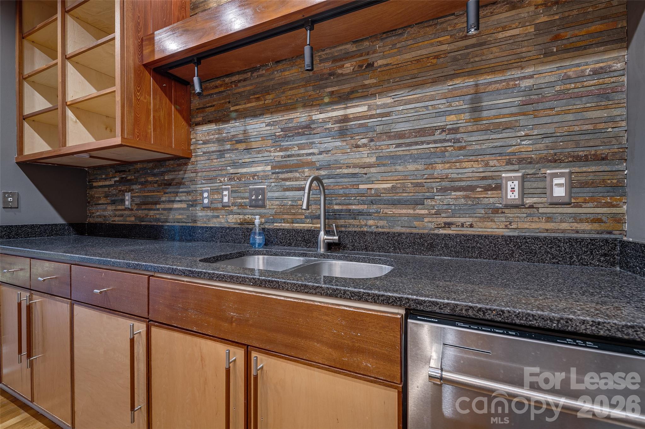 310 Arlington Avenue Property Photo 25