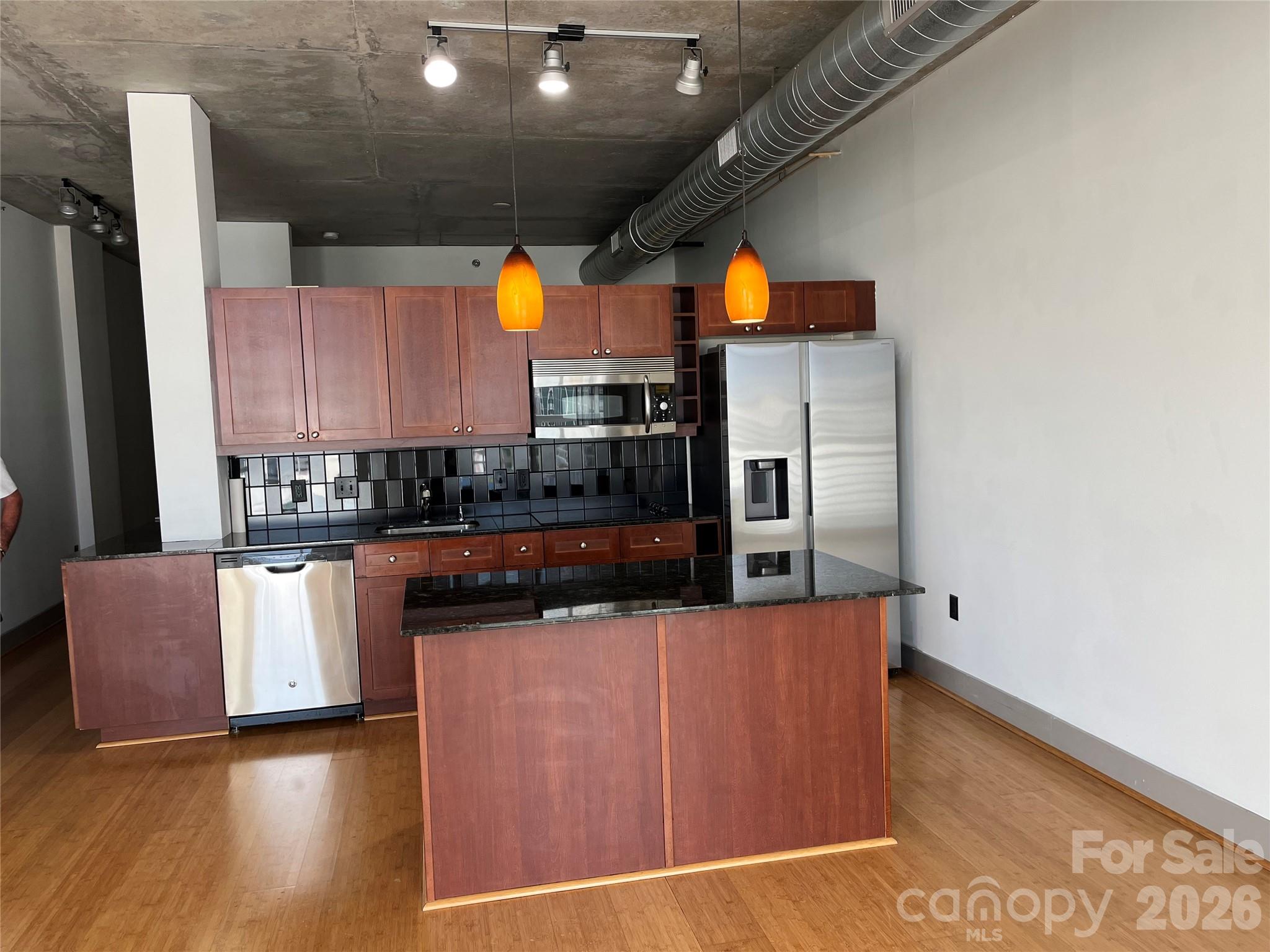 505 E 6th Street Property Photo 2