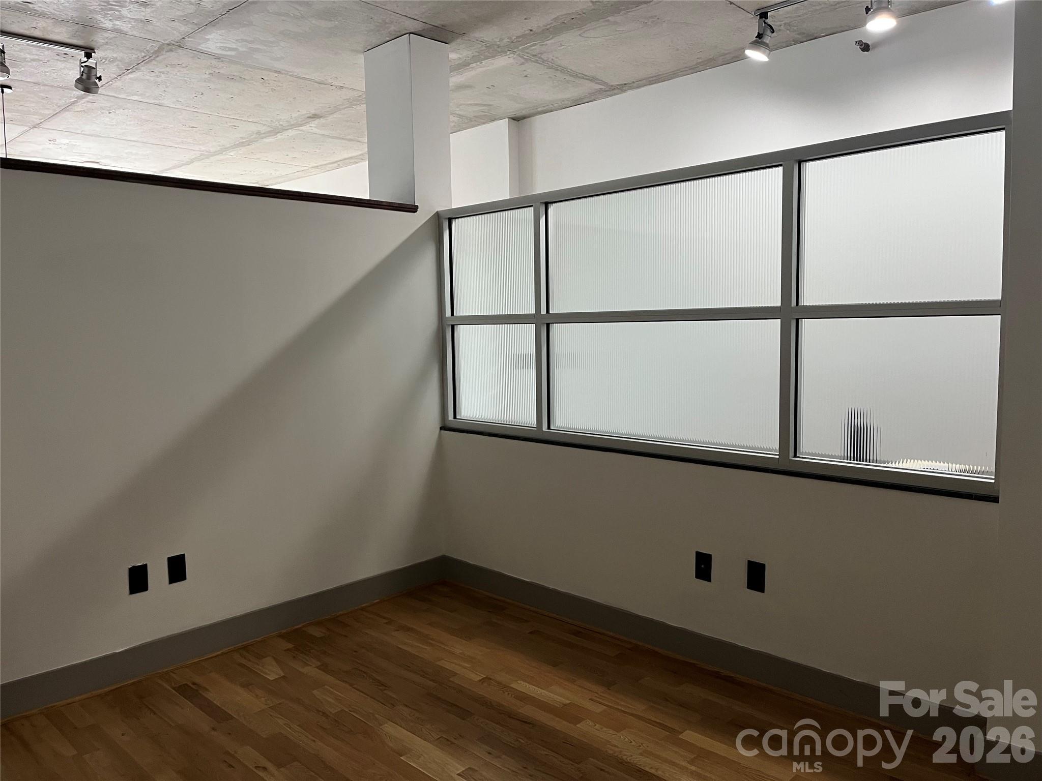 505 E 6th Street Property Photo 5