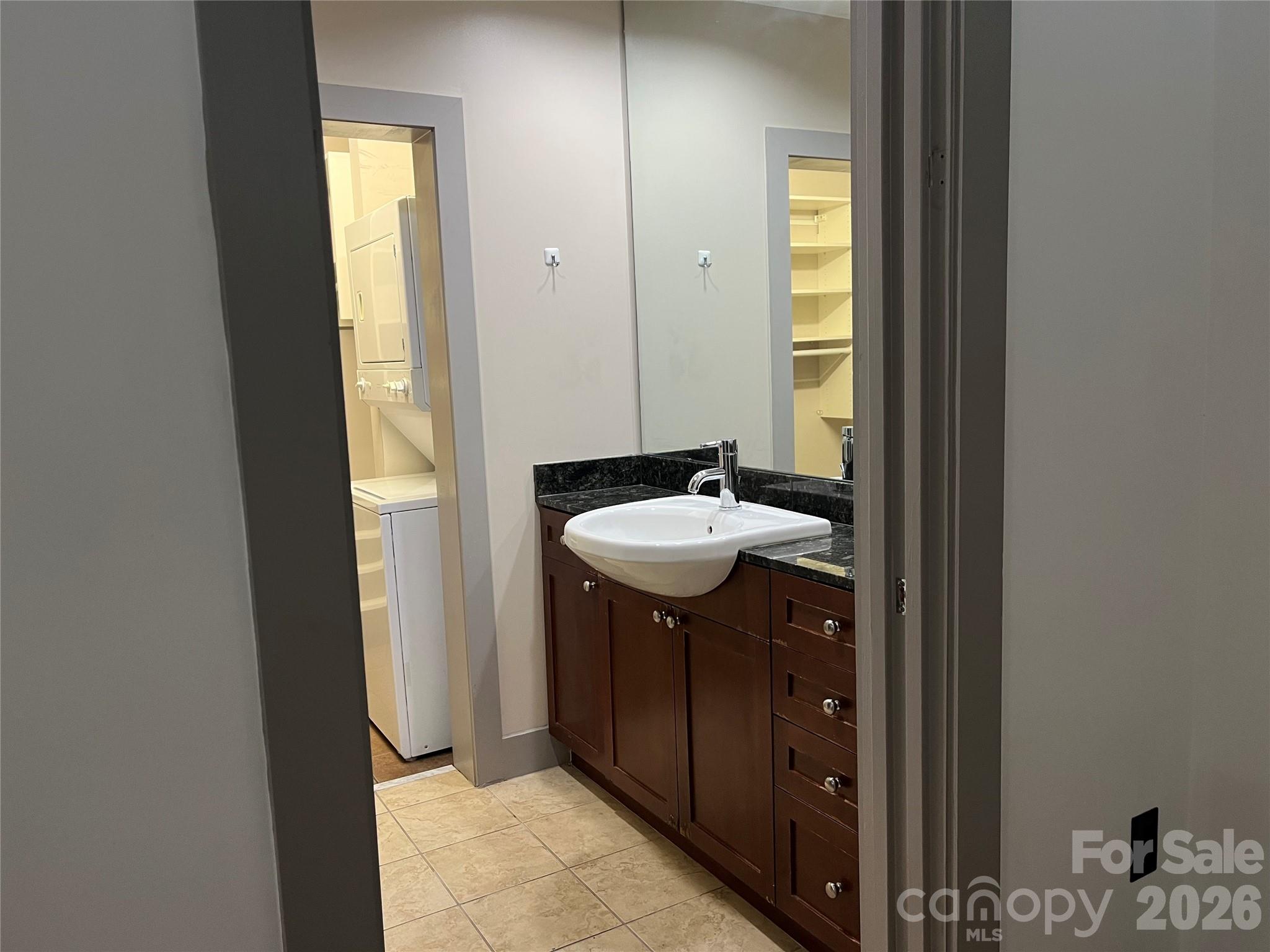 505 E 6th Street Property Photo 7