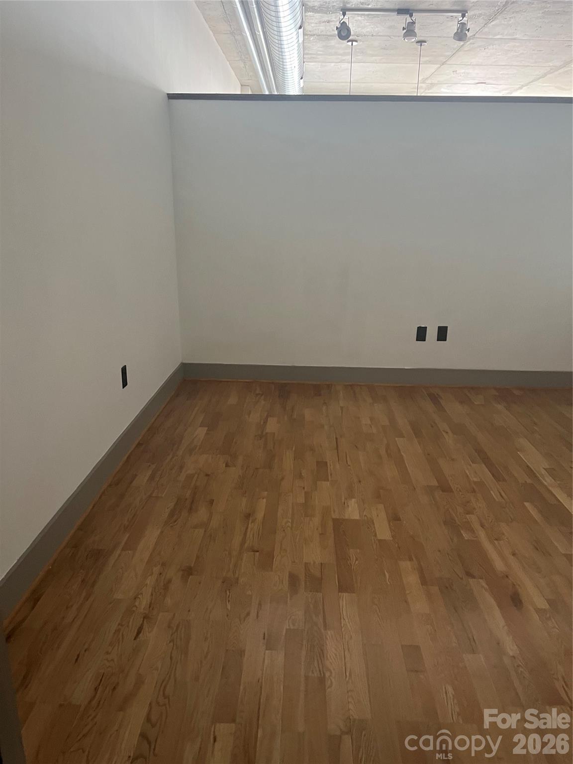 505 E 6th Street Property Photo 13