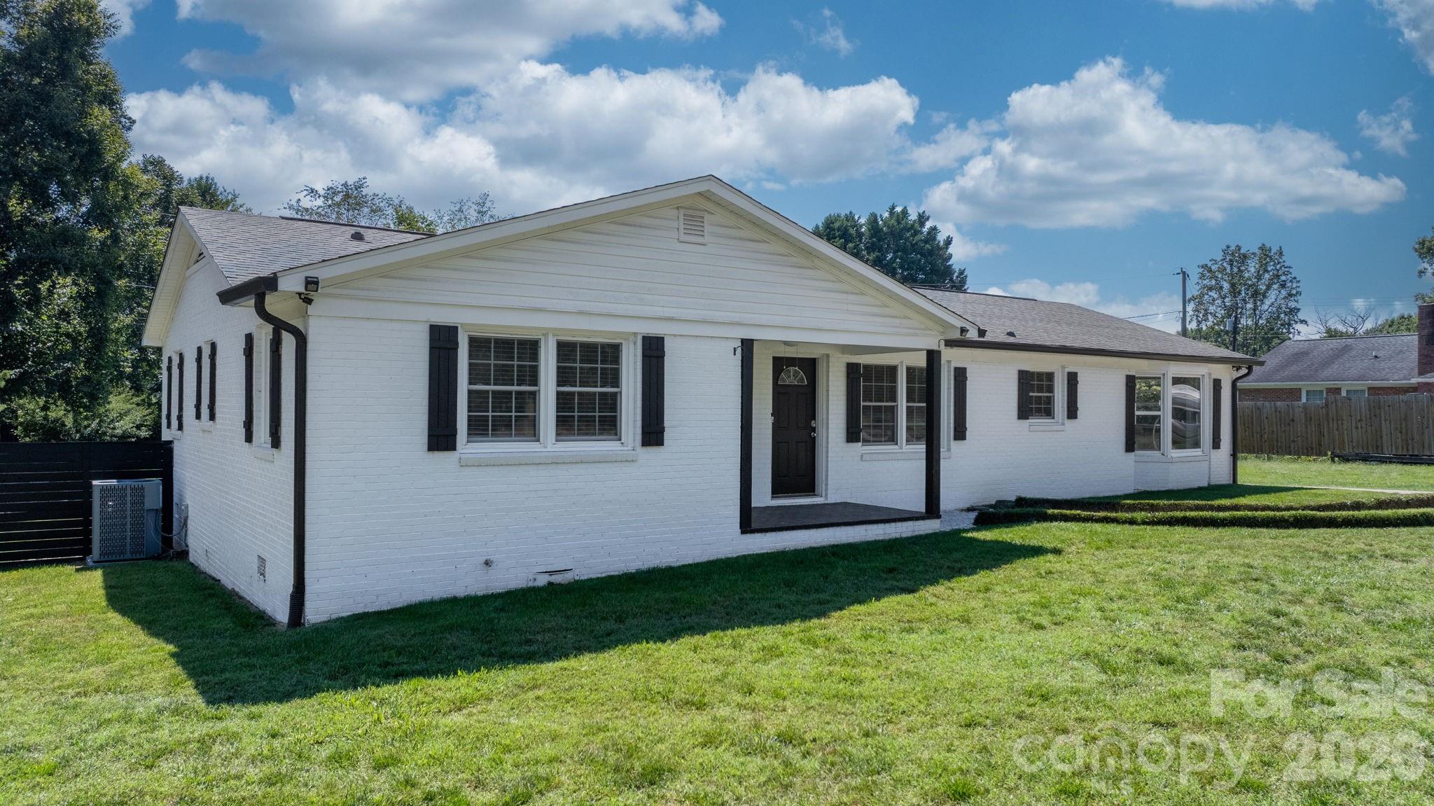 5795 Valley Field Road Property Photo 1