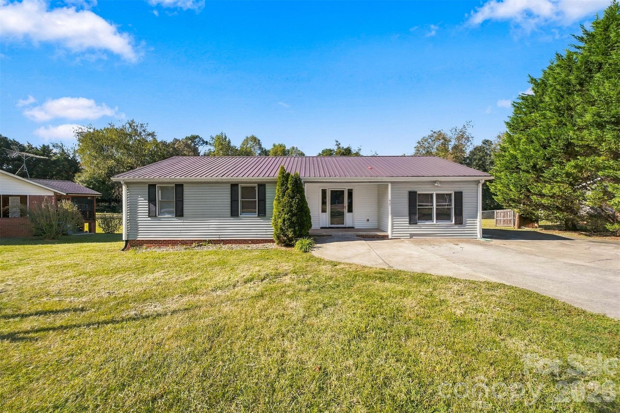 425 Heritage Farm Road Property Photo 1
