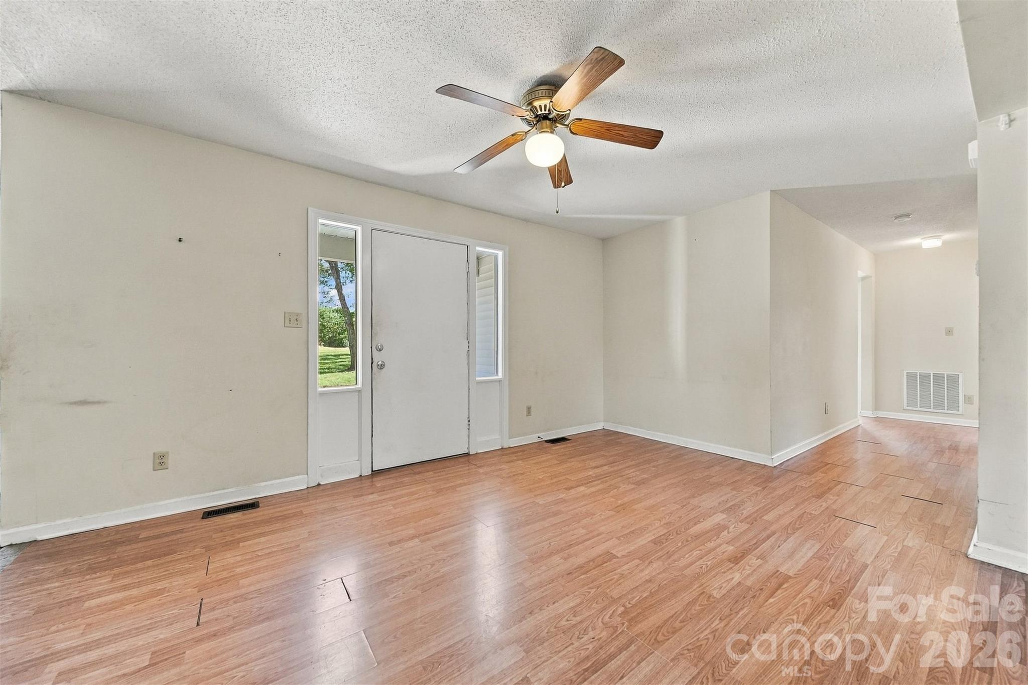 425 Heritage Farm Road Property Photo 3