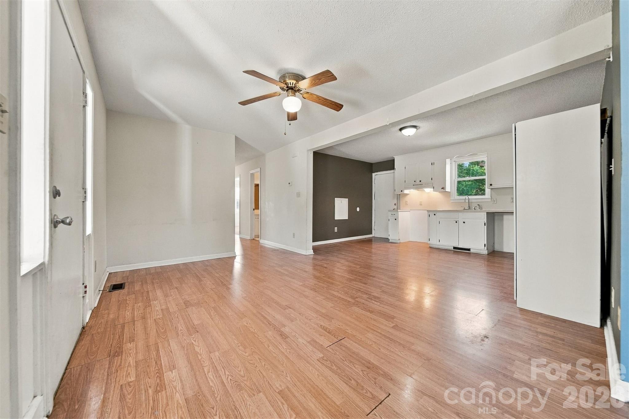 425 Heritage Farm Road Property Photo 4