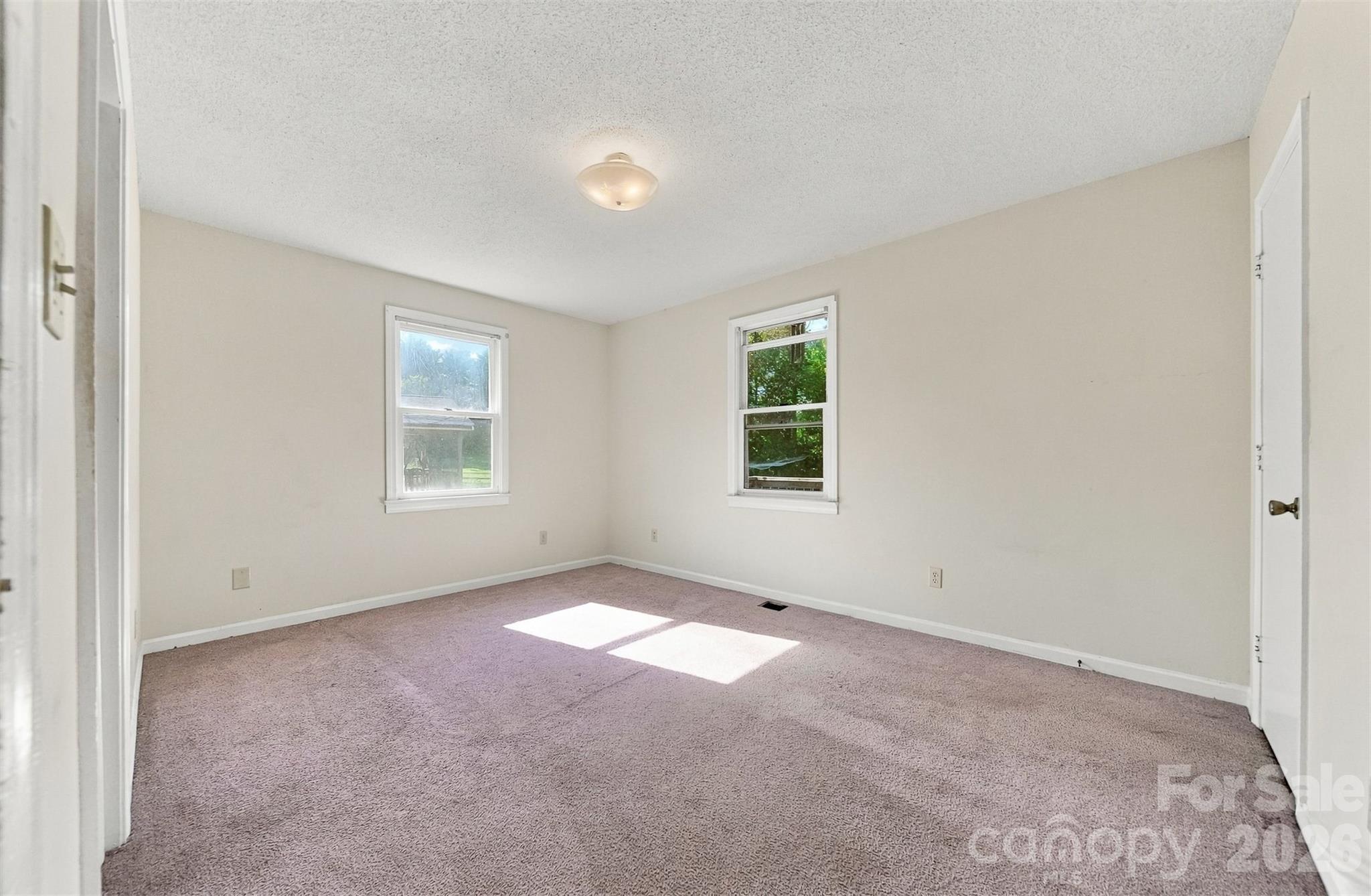 425 Heritage Farm Road Property Photo 11