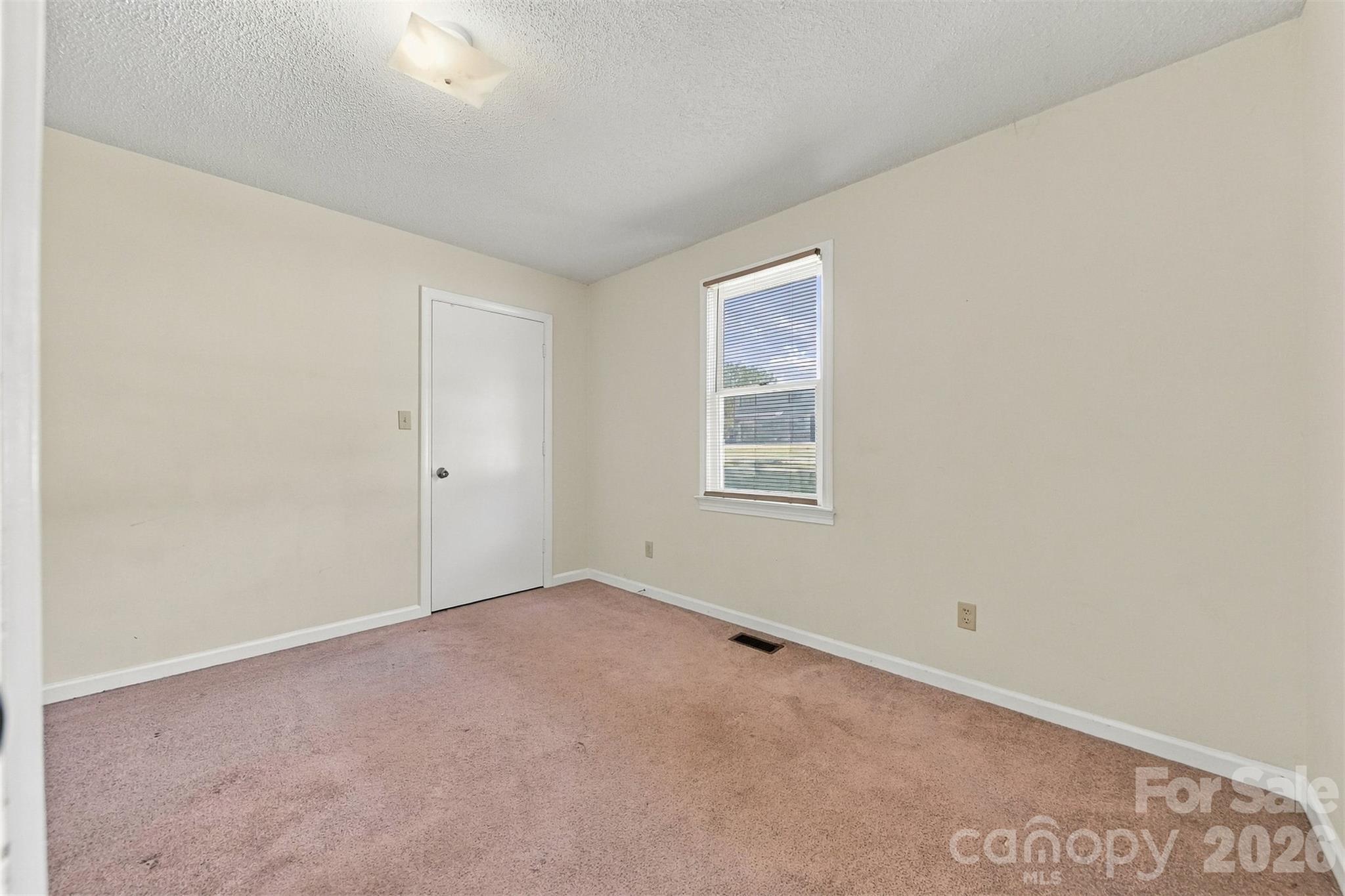 425 Heritage Farm Road Property Photo 15