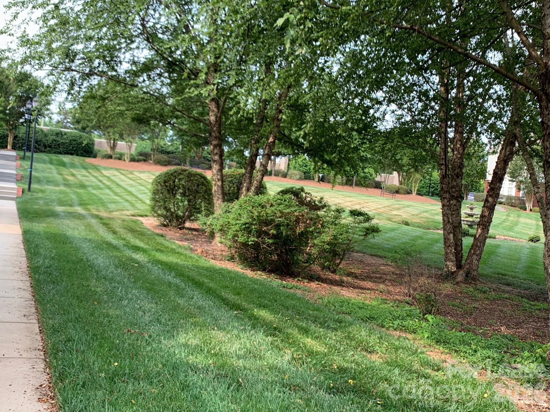 933 Central Park Circle Property Photo 3