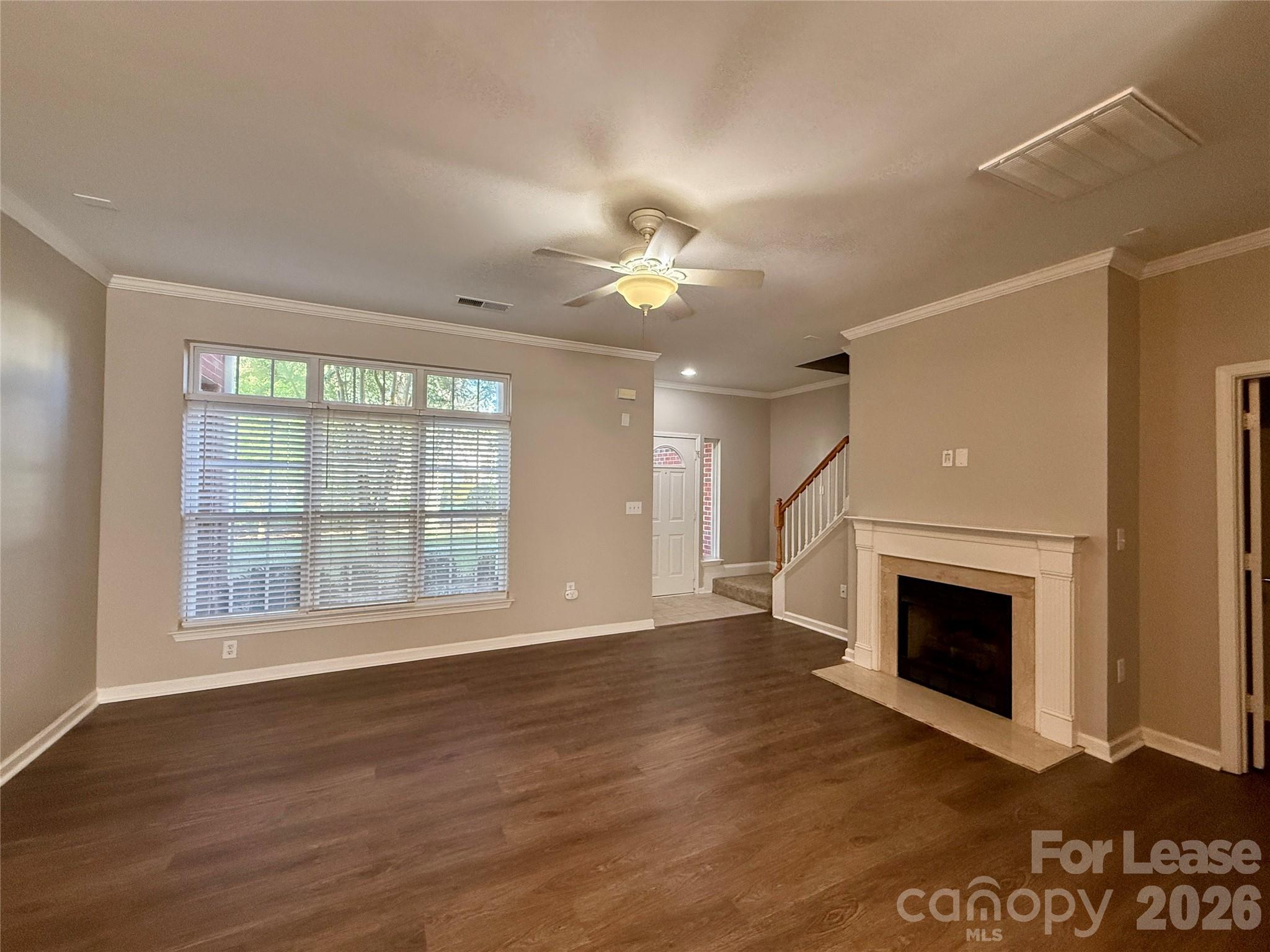 933 Central Park Circle Property Photo 5