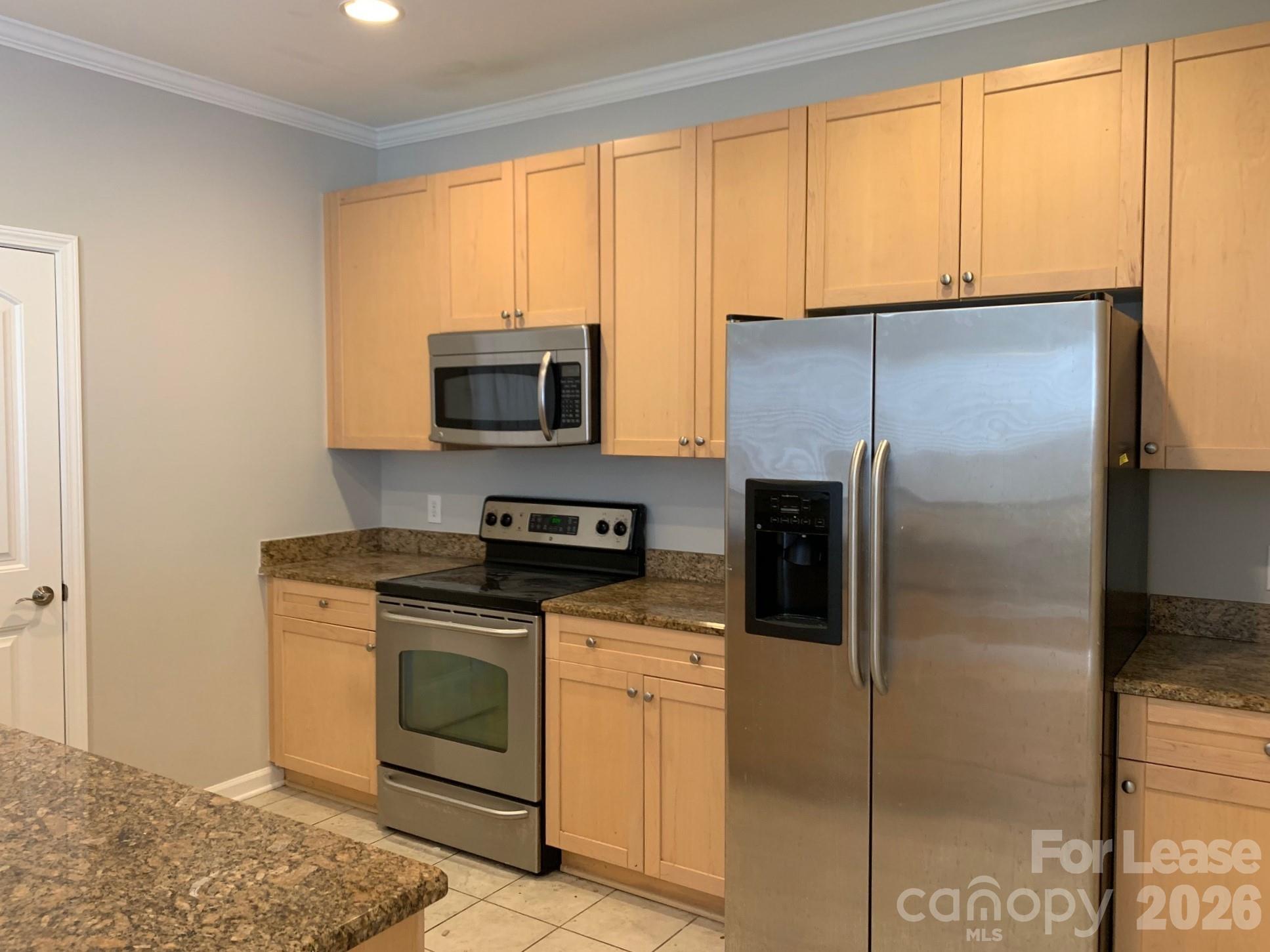 933 Central Park Circle Property Photo 8