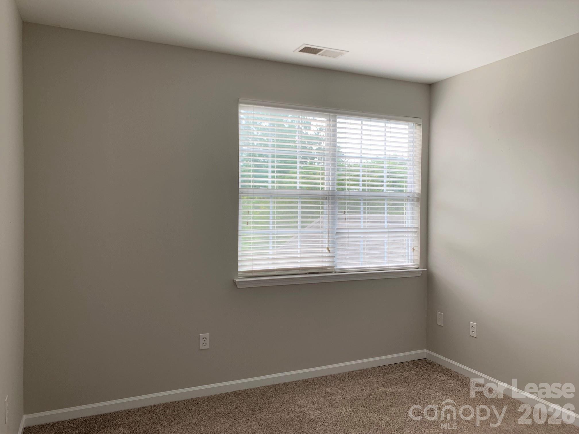 933 Central Park Circle Property Photo 10