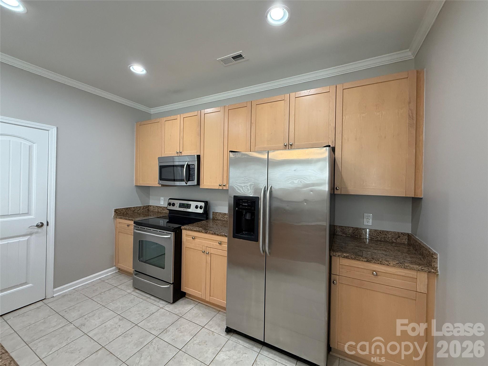 933 Central Park Circle Property Photo 11
