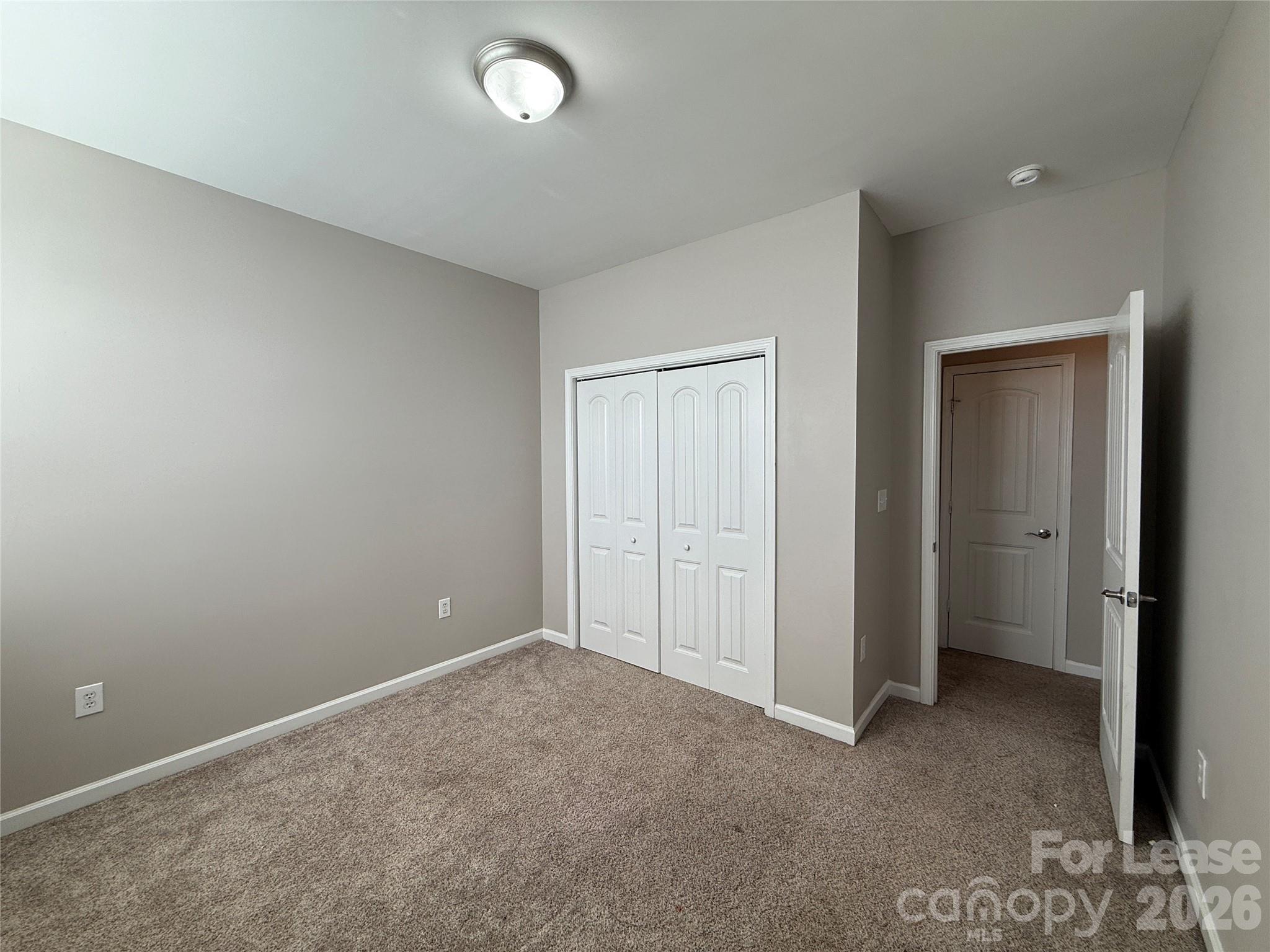 933 Central Park Circle Property Photo 16