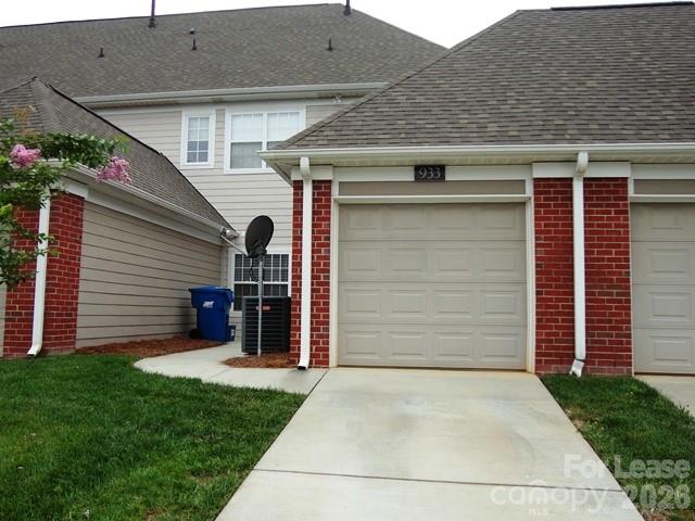 933 Central Park Circle Property Photo 18
