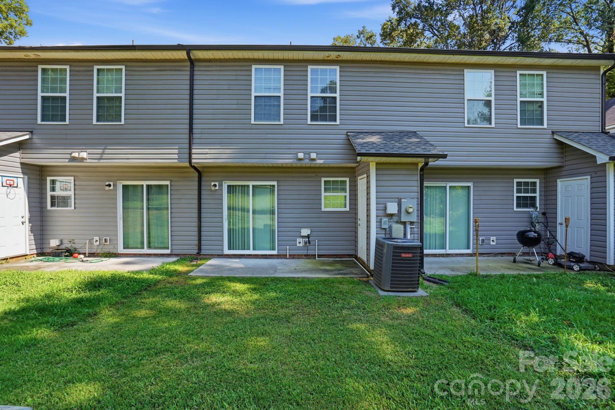 200 Young Avenue Property Photo 3