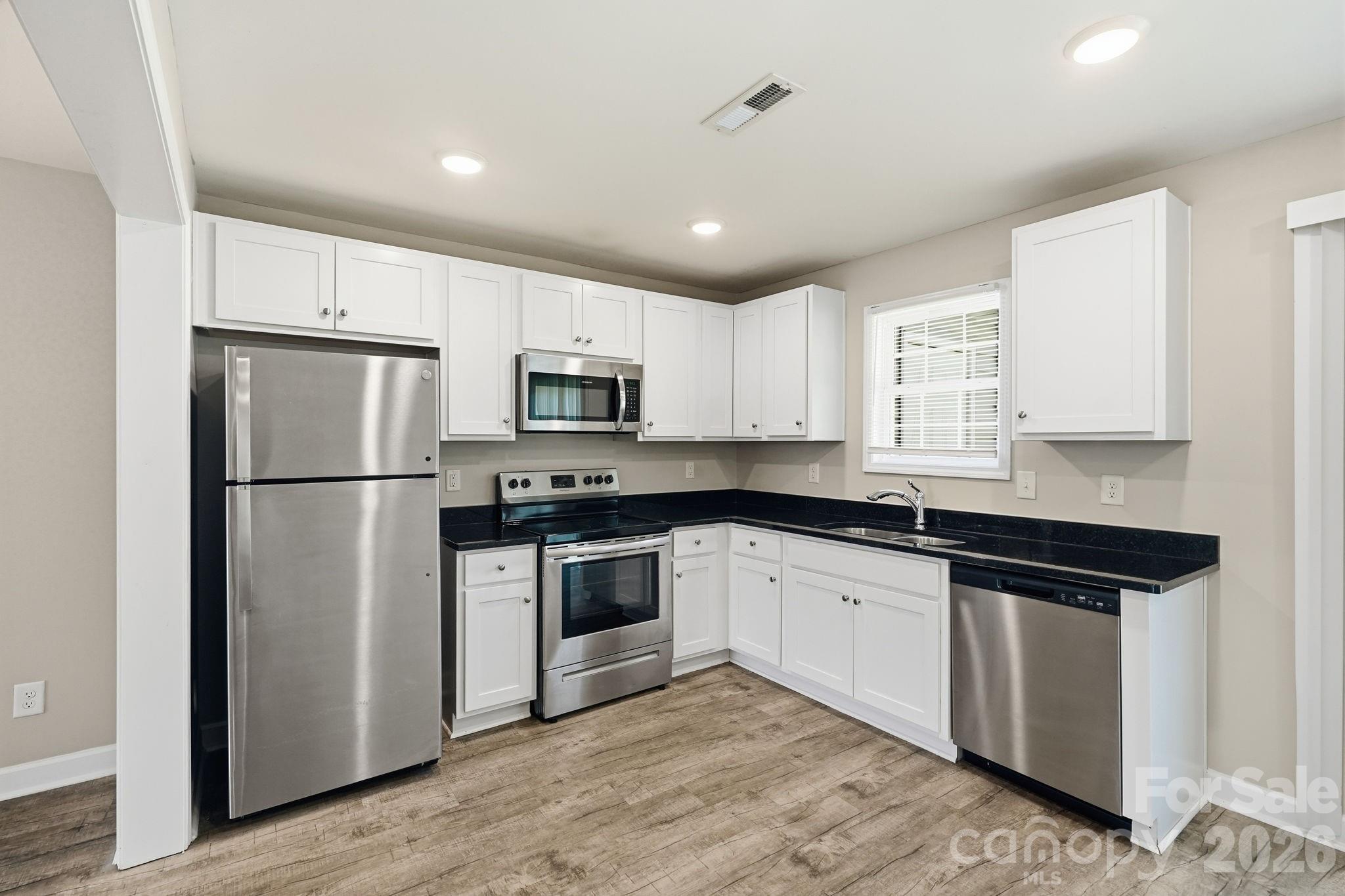 200 Young Avenue Property Photo 16