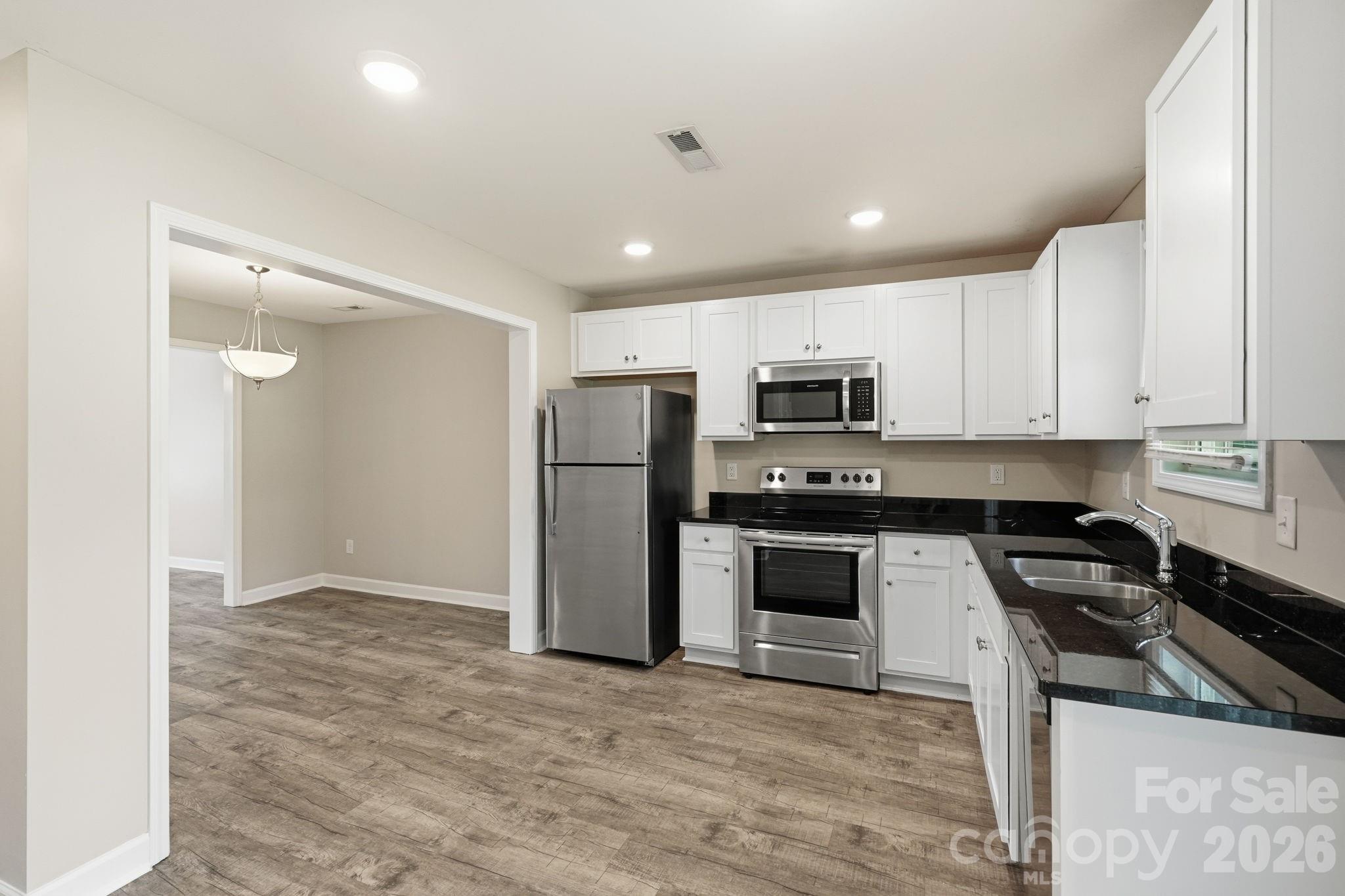 200 Young Avenue Property Photo 17