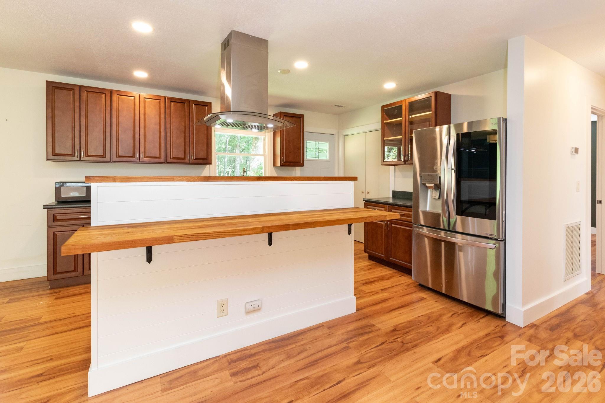 1009 Sharon Ridge Road Property Photo 4
