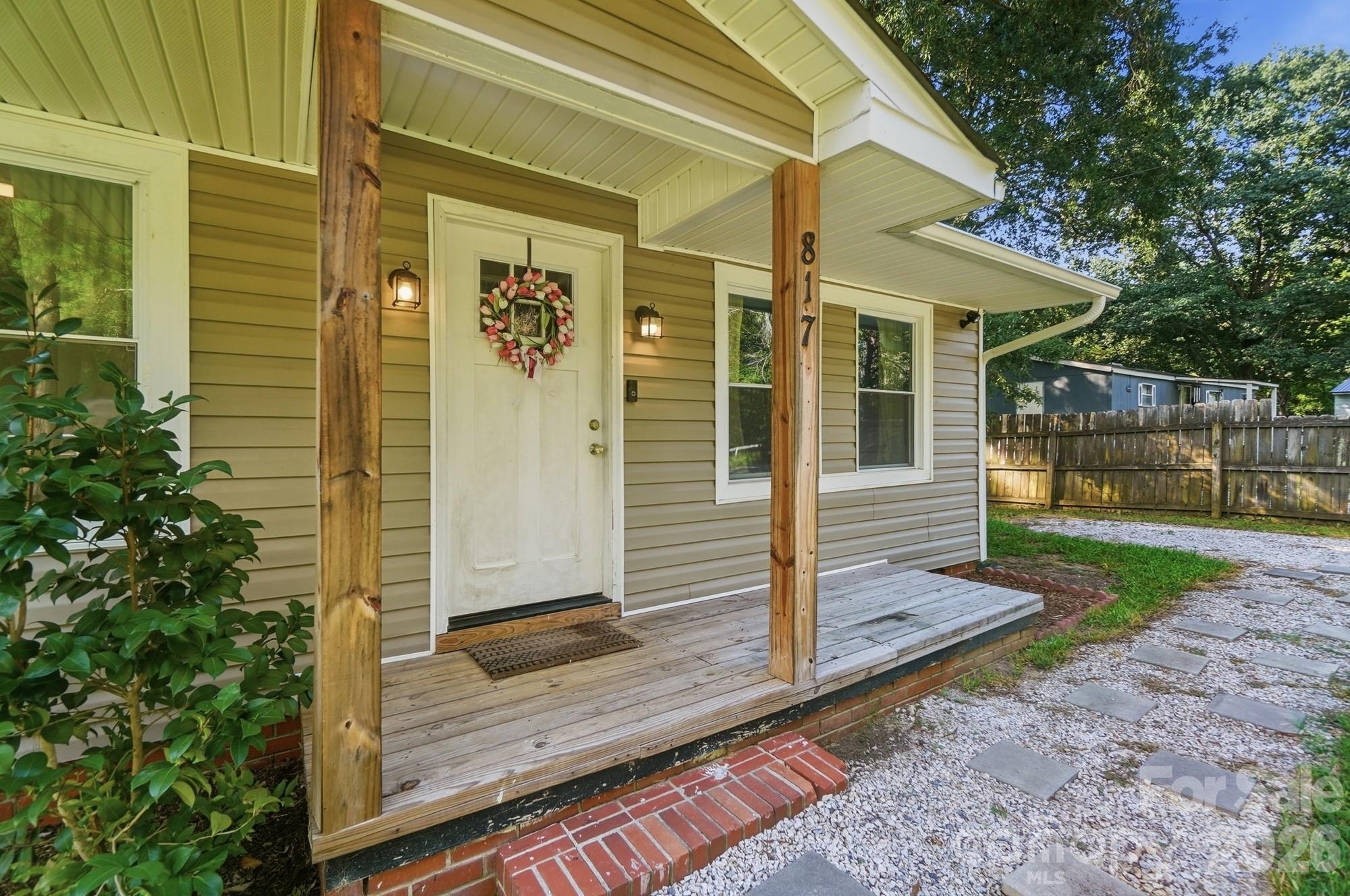 817 E Dunlap Street Property Photo 3