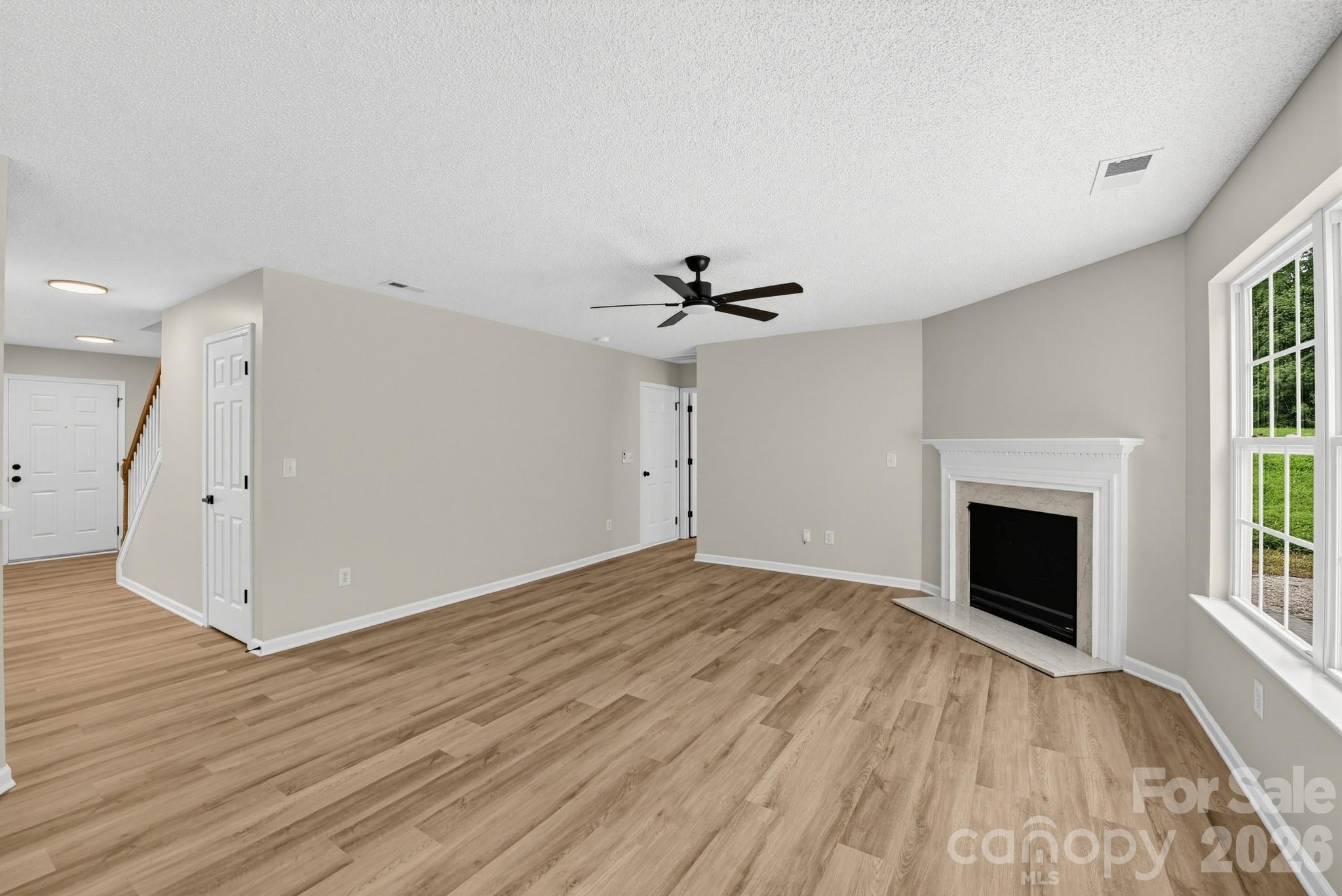 1034 Chalk Hill Lane Property Photo 5