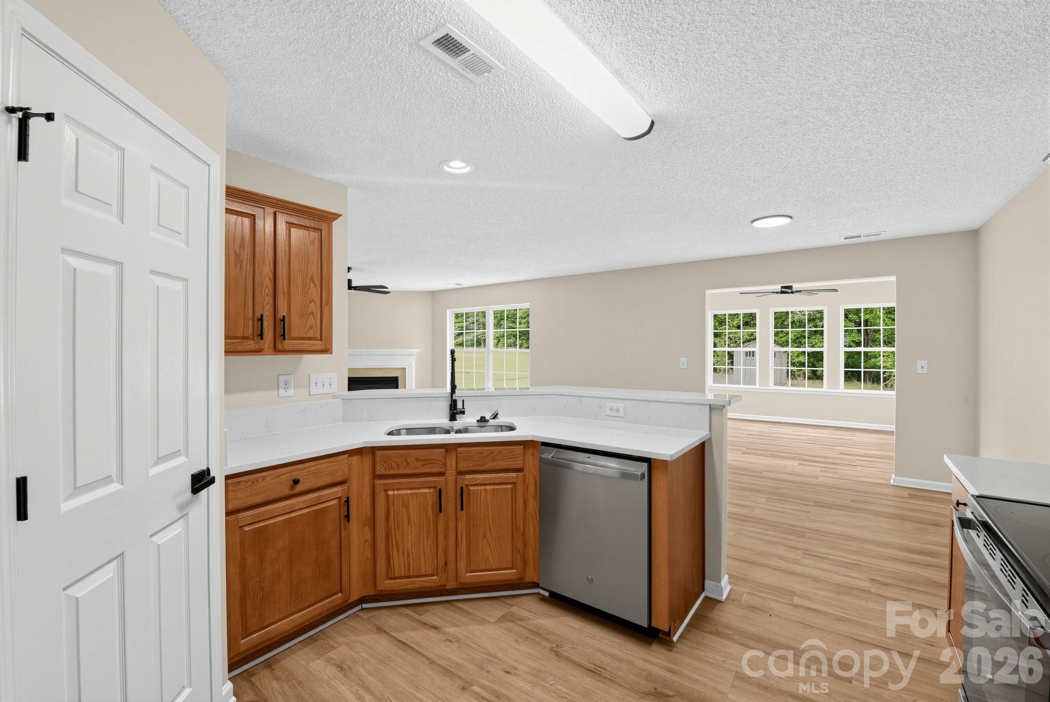 1034 Chalk Hill Lane Property Photo 11