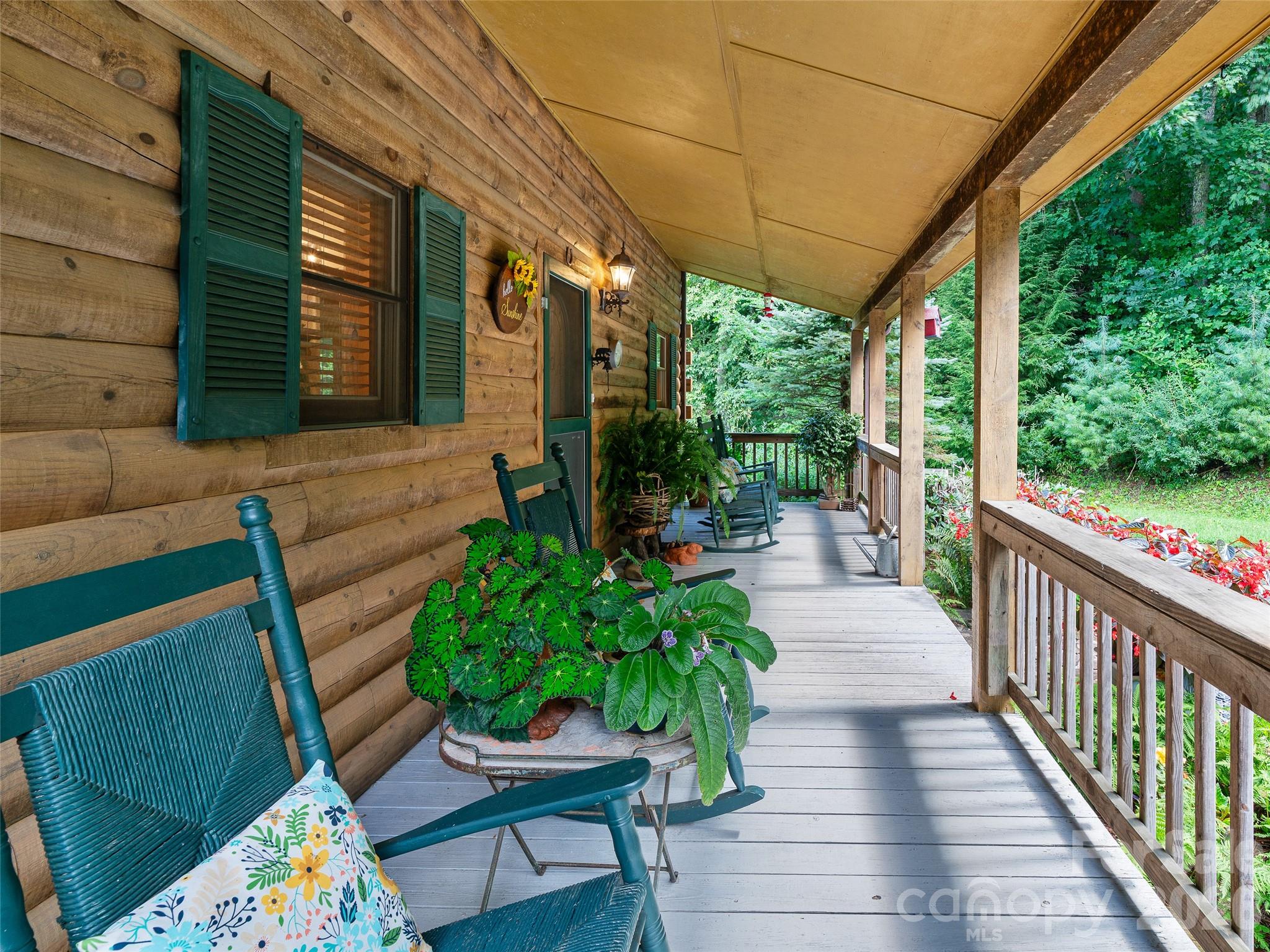 185 Blue Bird Lane Property Photo 3