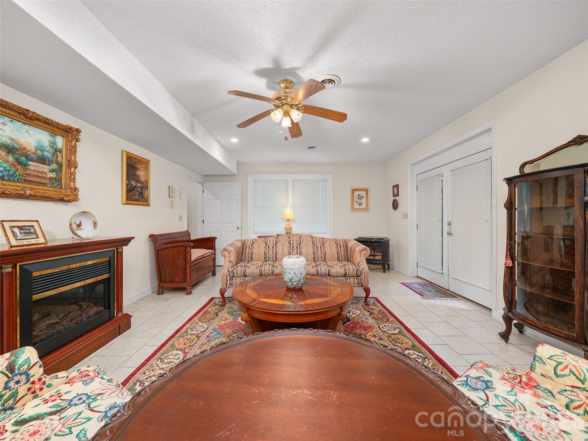 185 Blue Bird Lane Property Photo 24