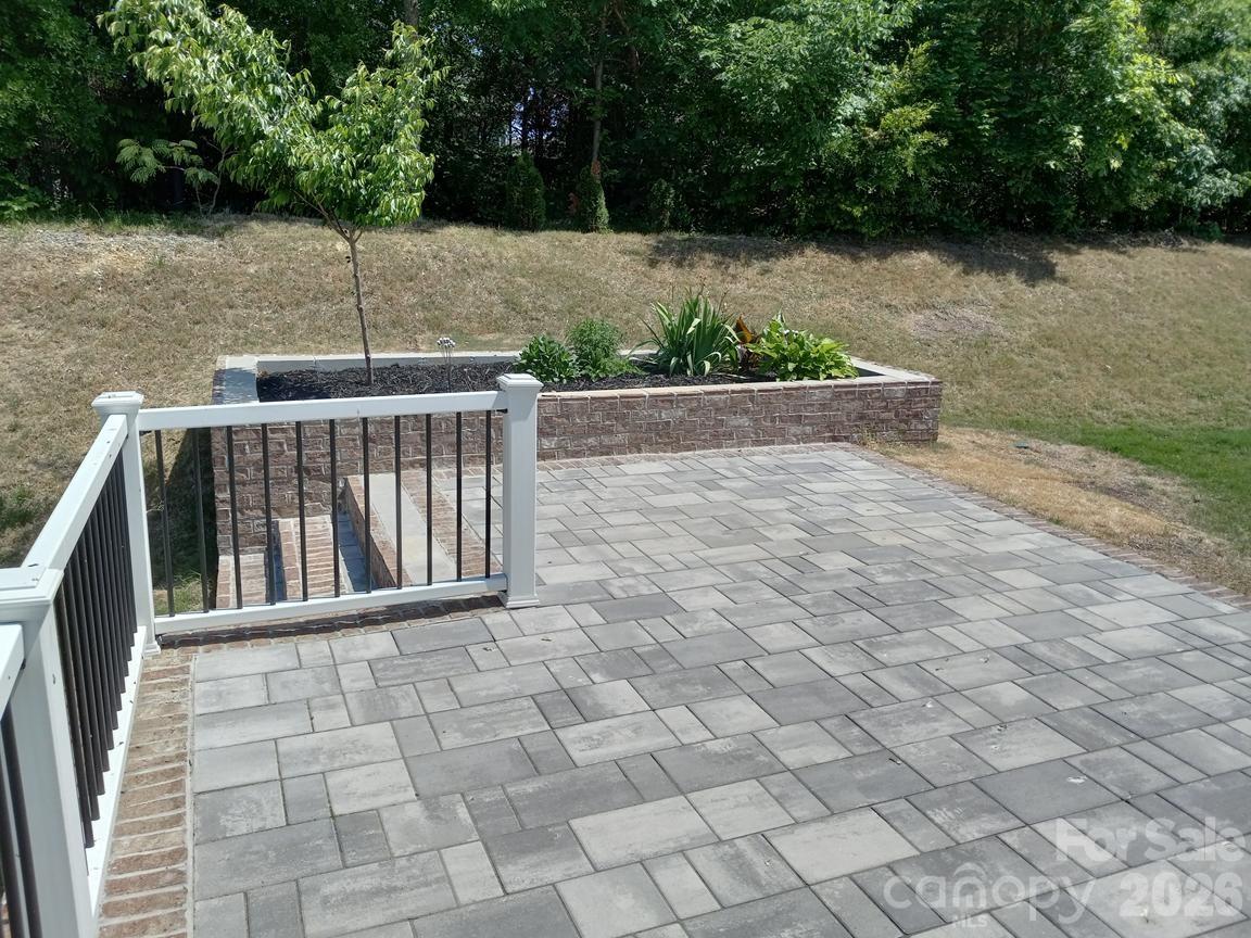 5108 Briscoe Drive Property Photo 9