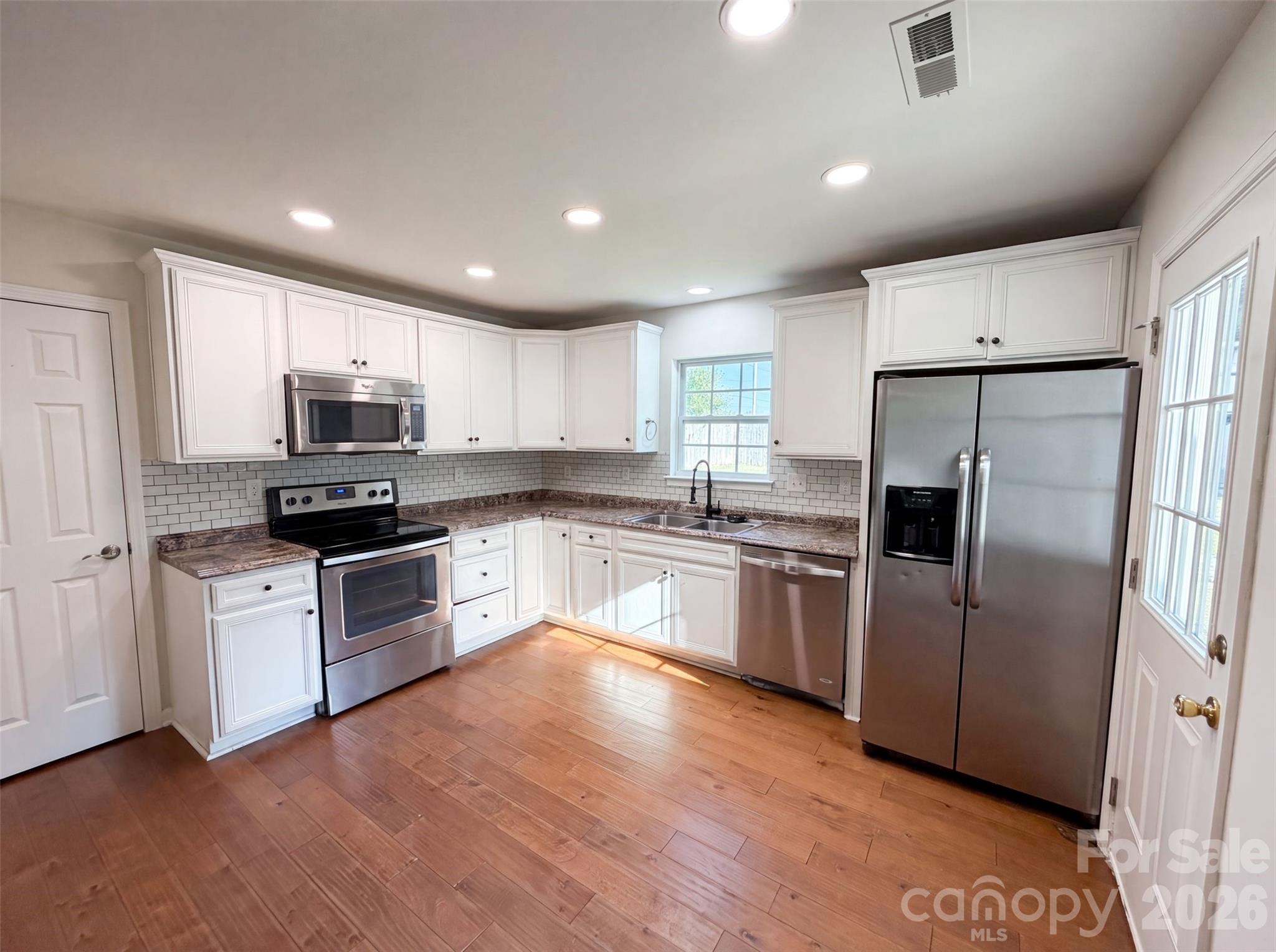 10933 Pointer Ridge Drive Property Photo 7