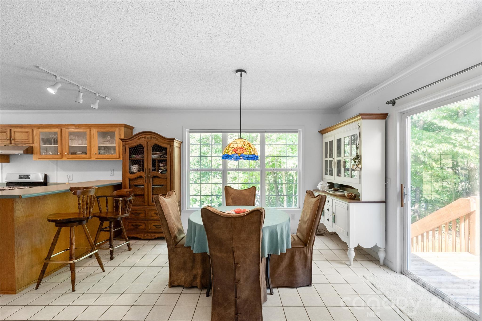 2230 Walnut Hollow Road Property Photo 9