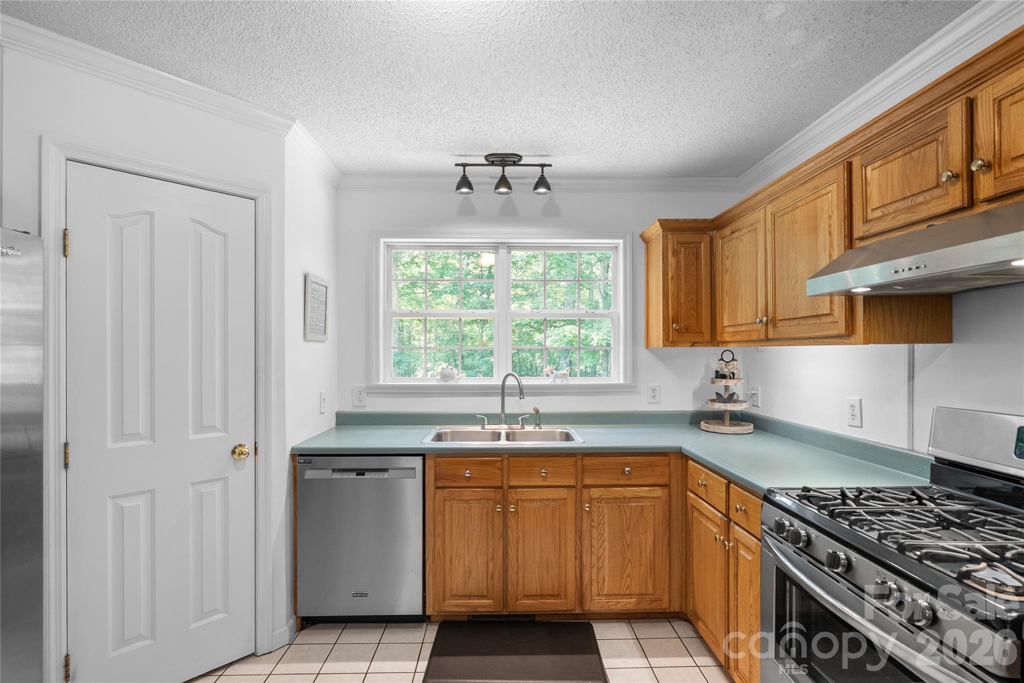2230 Walnut Hollow Road Property Photo 12