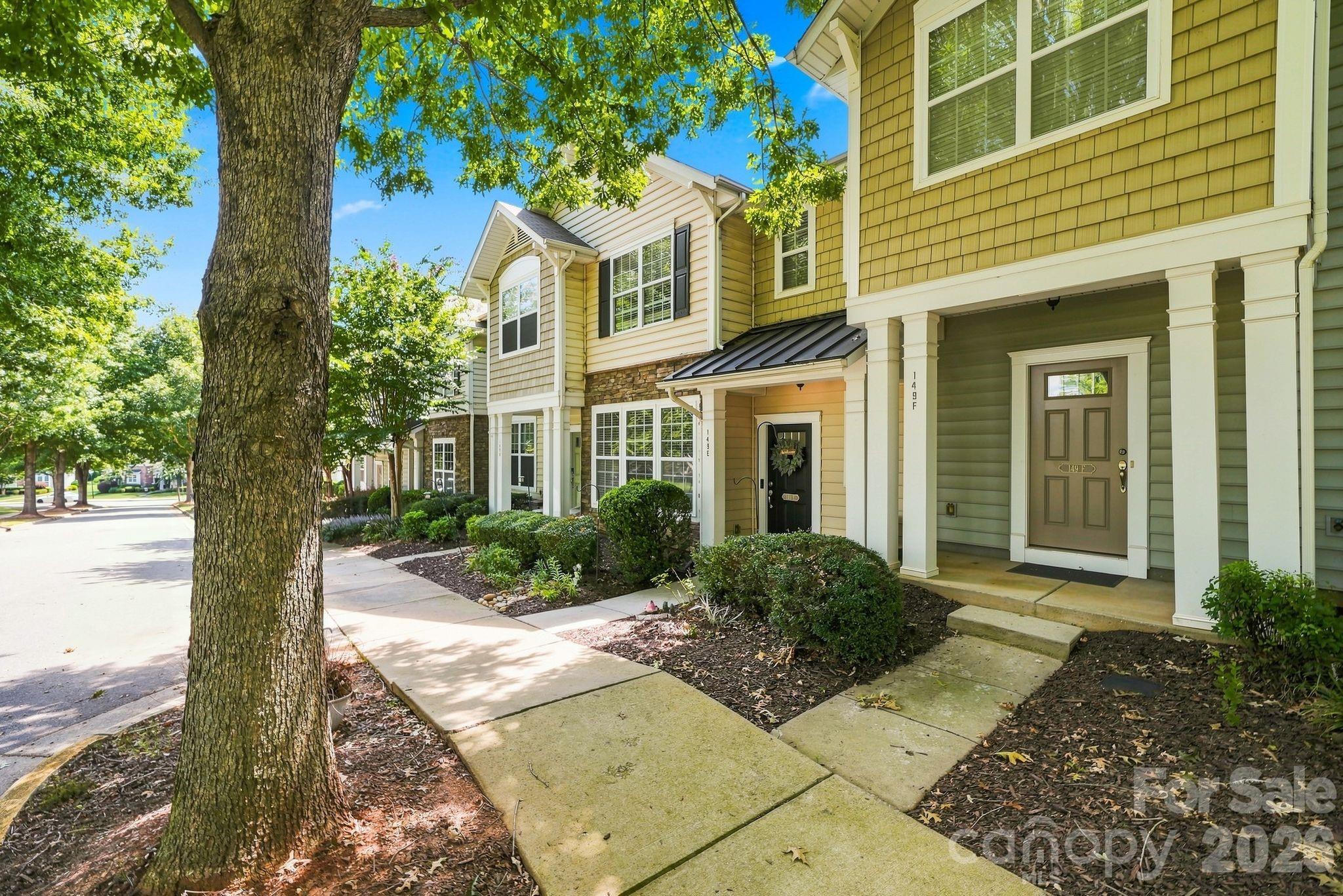 149 Leyton Loop E Property Photo 3