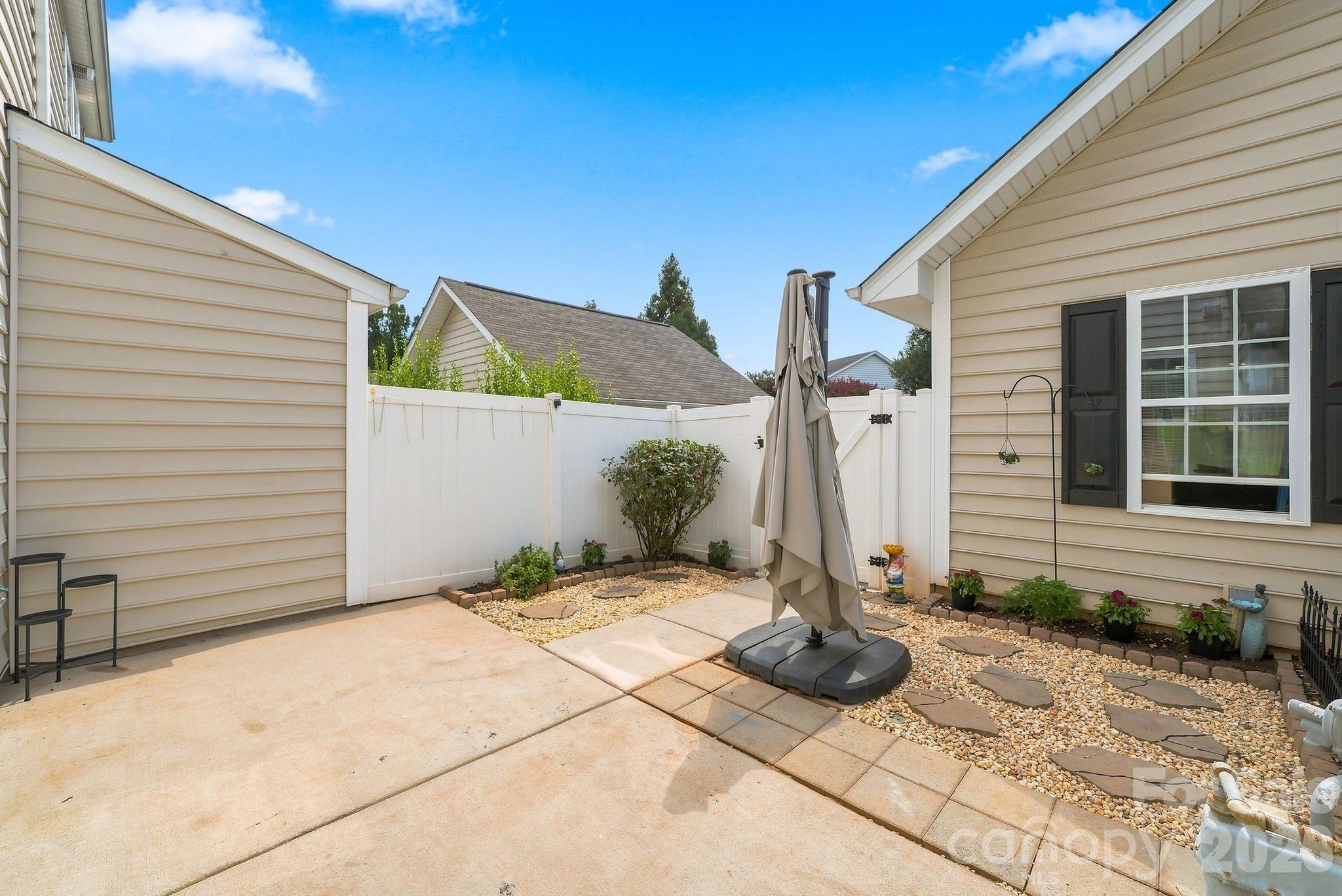 149 Leyton Loop E Property Photo 31