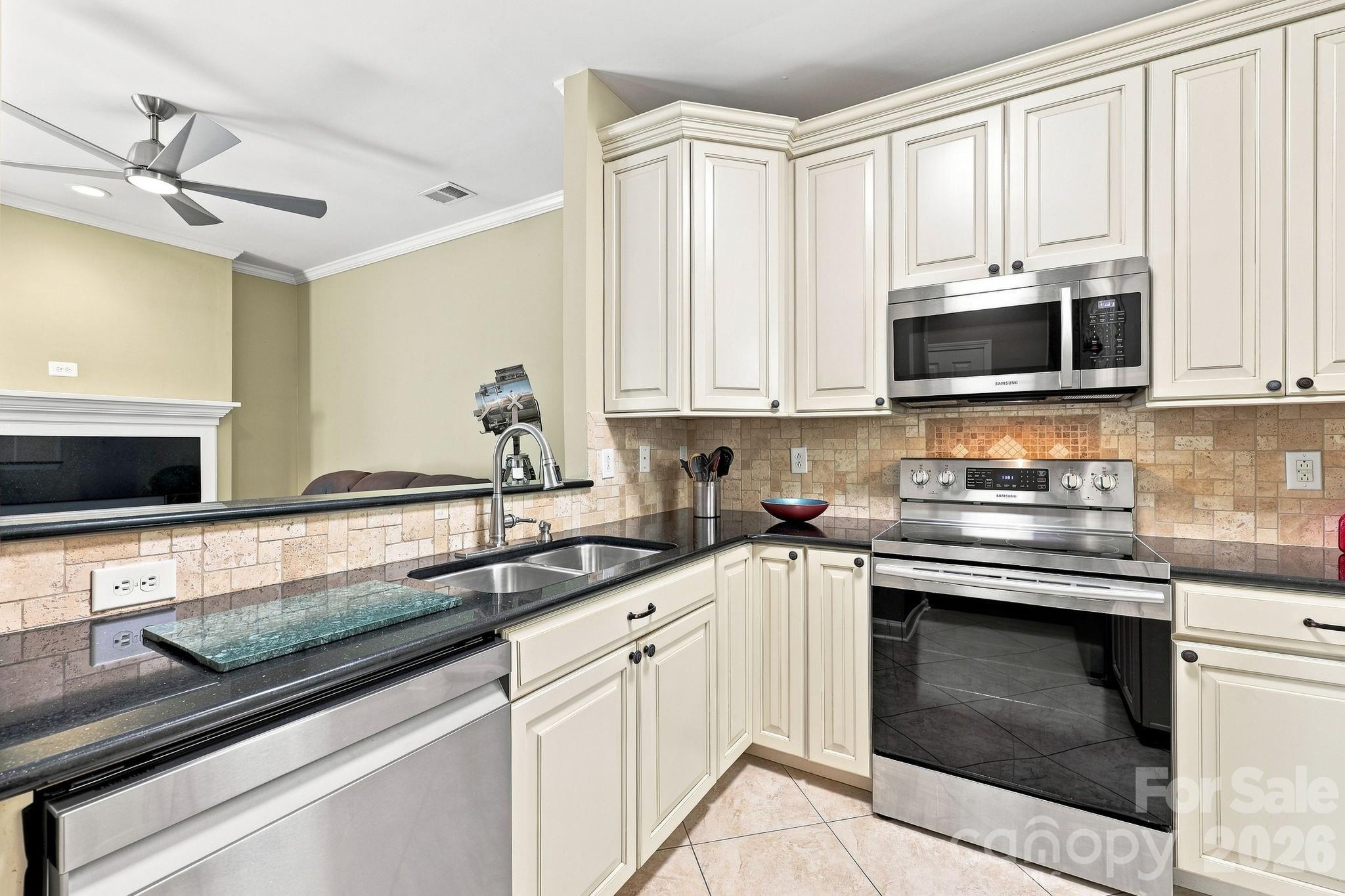 8124 Village Harbor Drive Property Photo 4